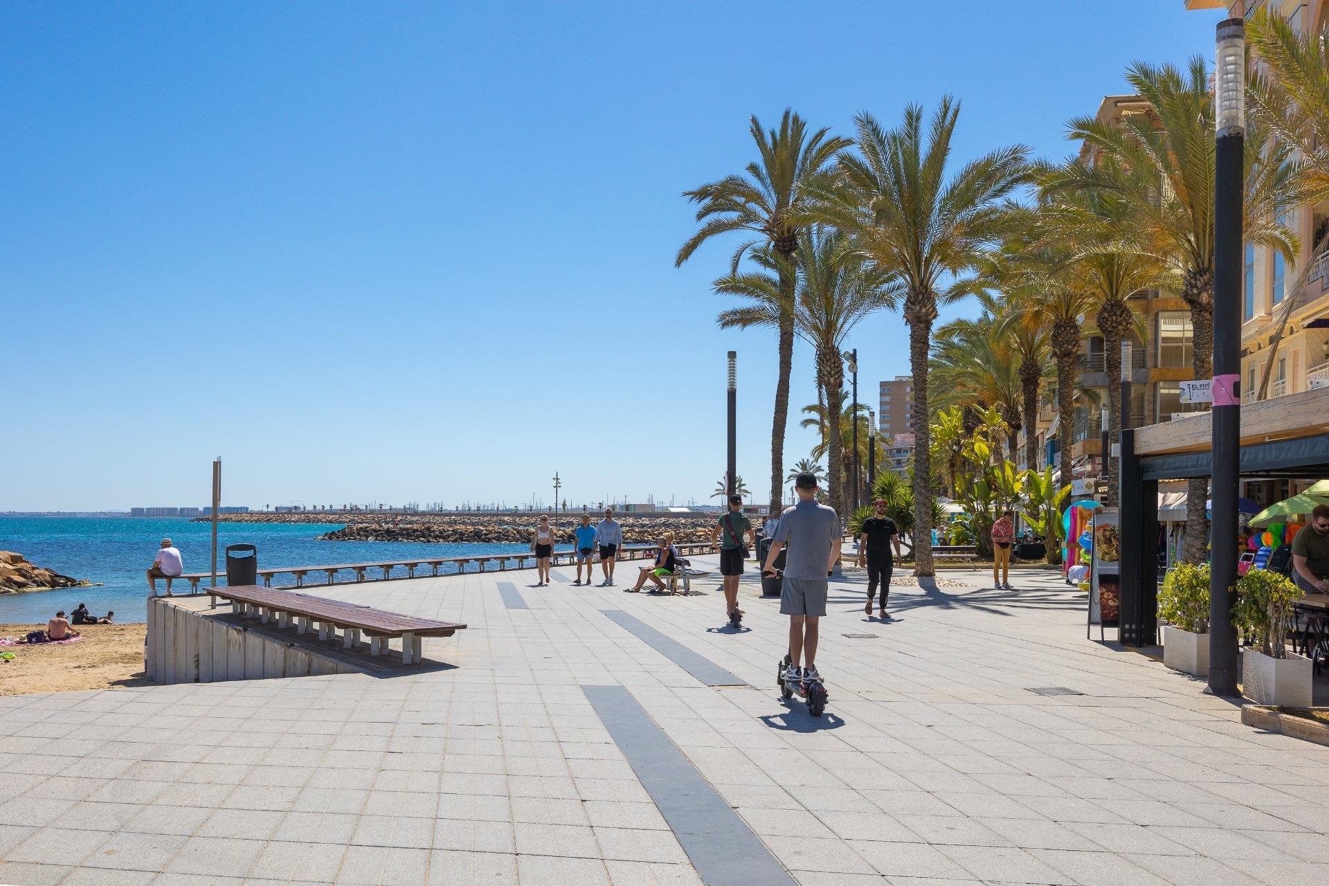 Segunda mano - Apartamento -
Torrevieja - Playa del Cura