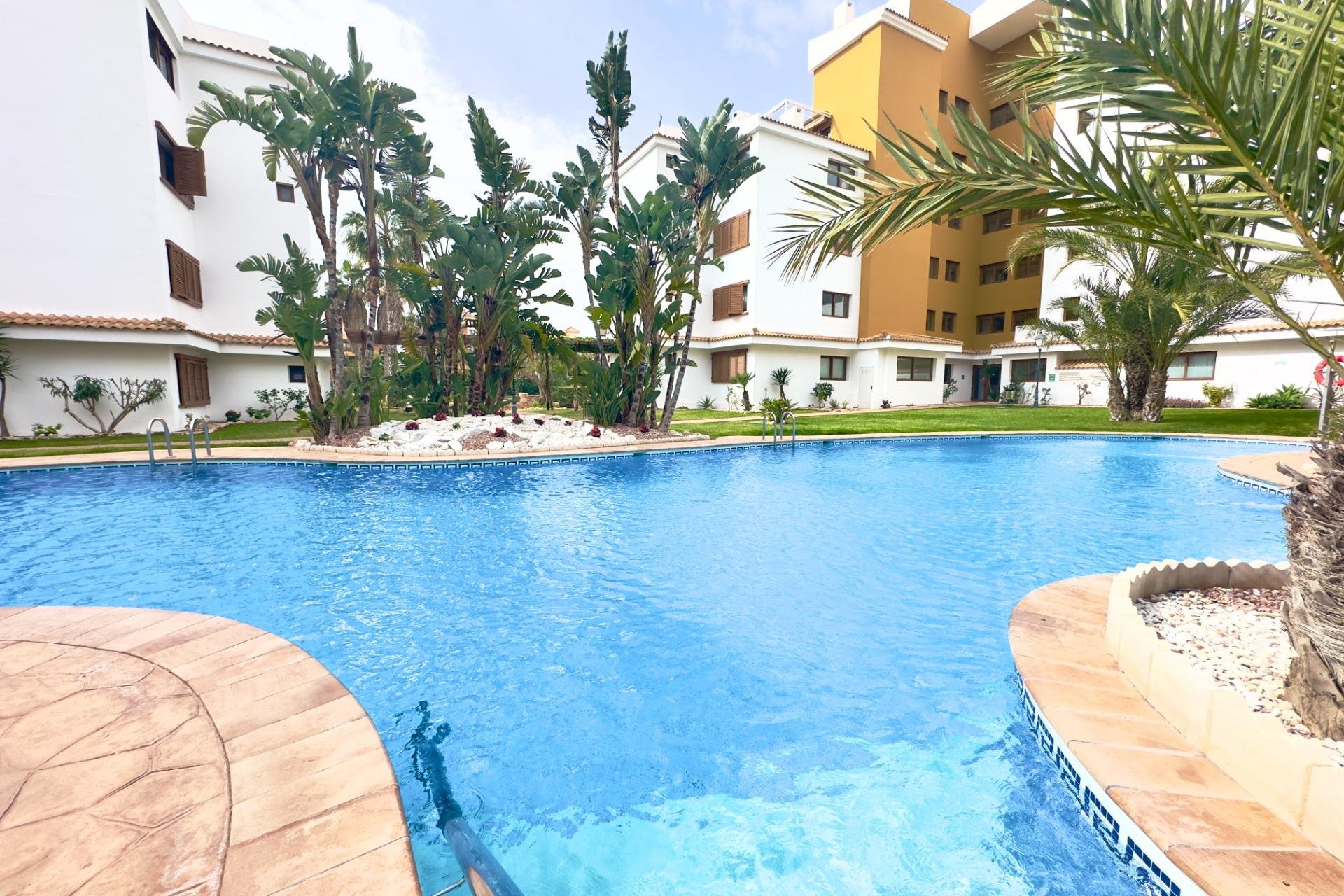Segunda mano - Apartamento -
Torrevieja - Punta Prima