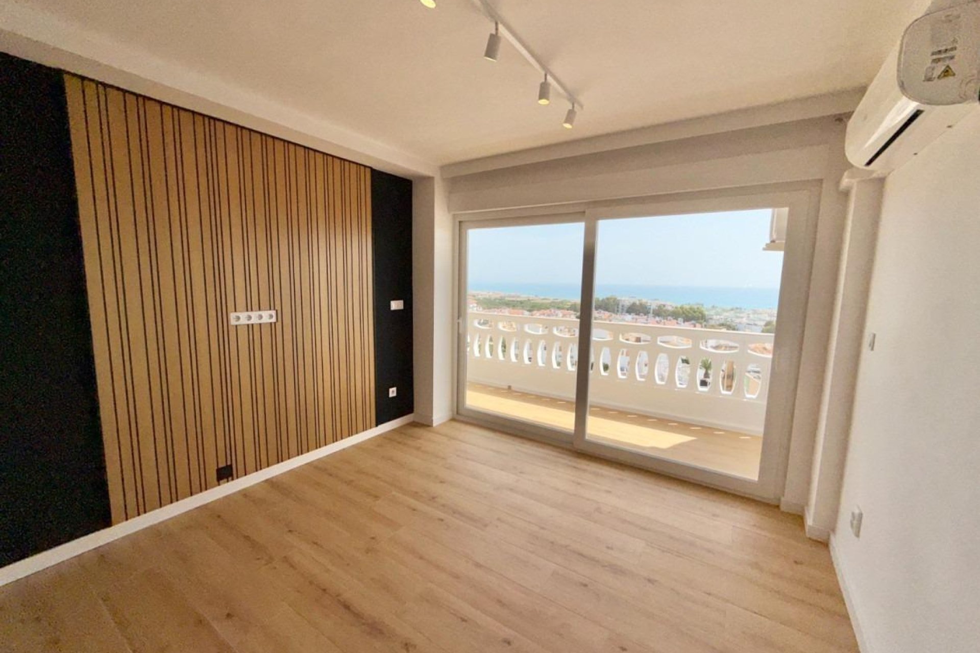 Segunda mano - Apartamento -
Torrevieja - Torreblanca