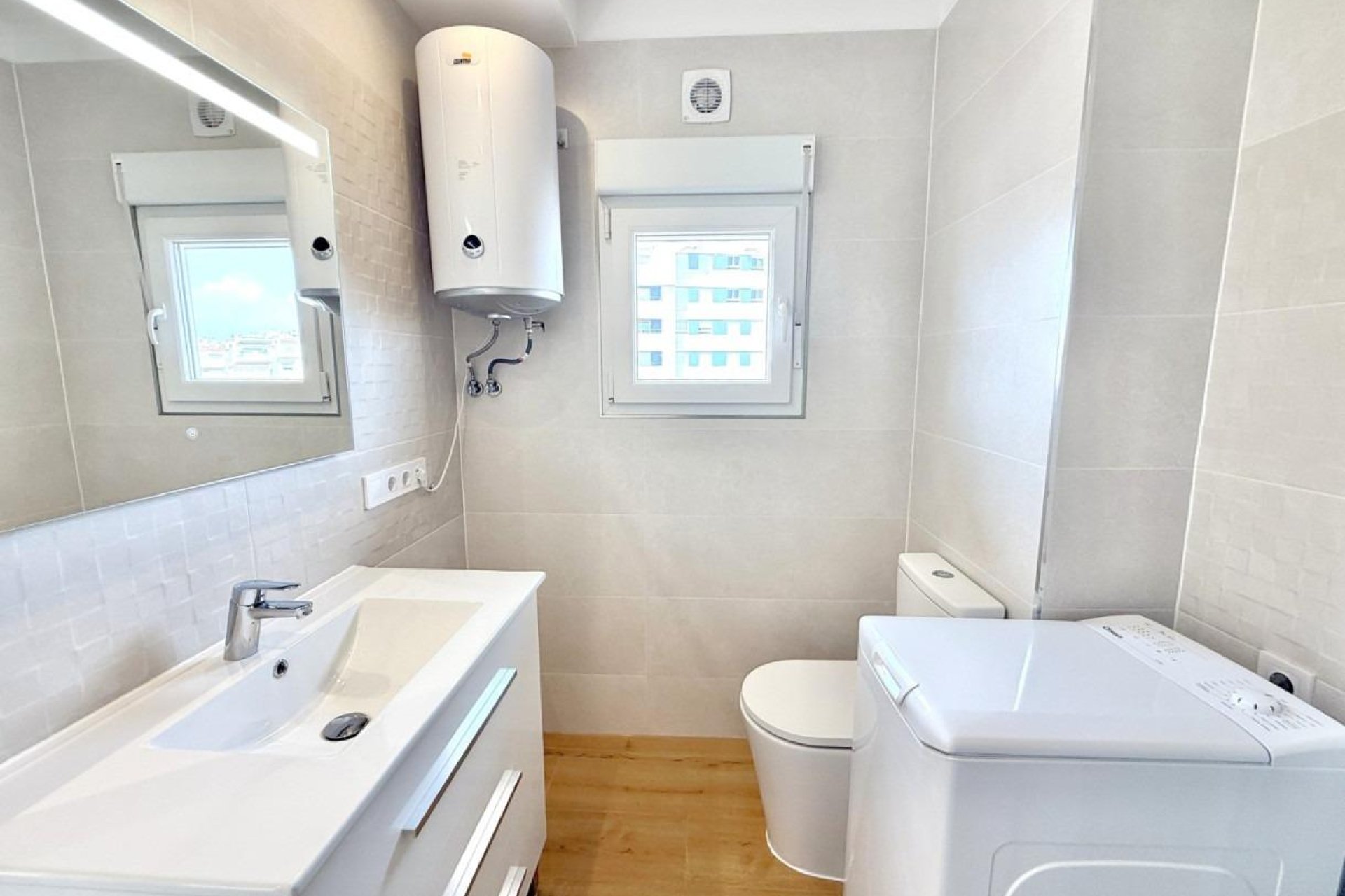 Segunda mano - Apartamento -
Torrevieja - Torreblanca