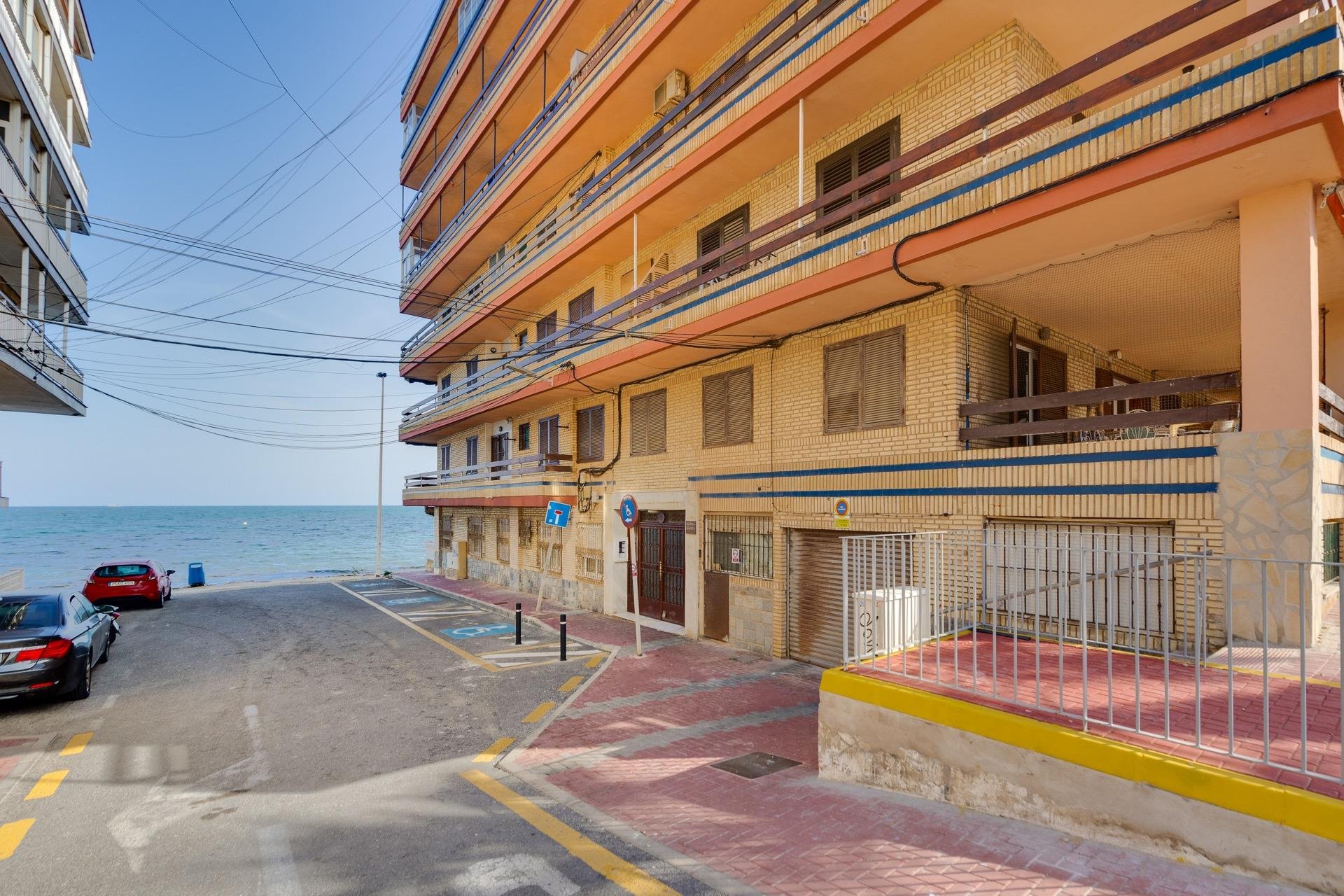 Segunda mano - Ático -
Torrevieja - Playa de los Naufragos