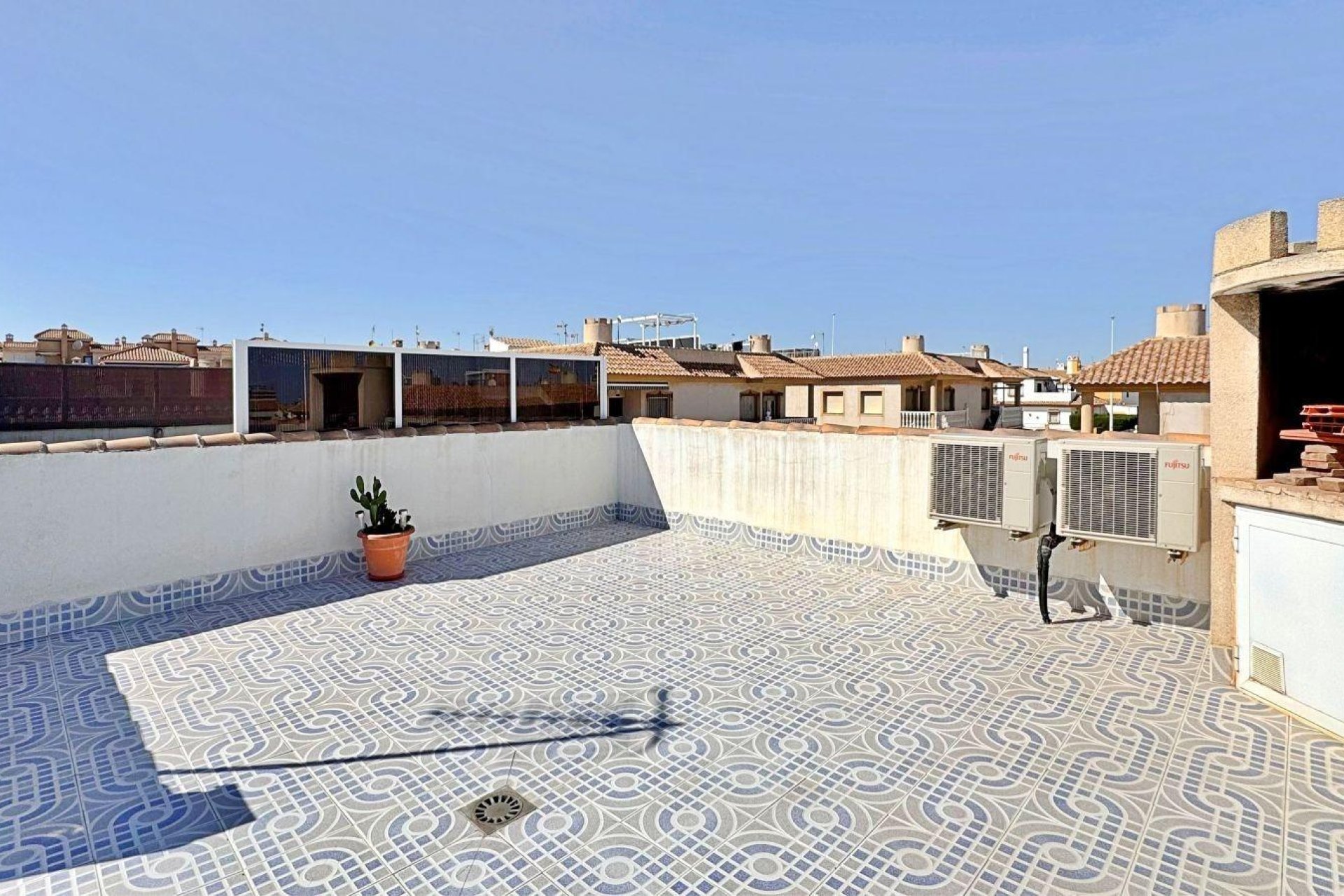 Segunda mano - Buhardilla -
Orihuela Costa - La Zenia