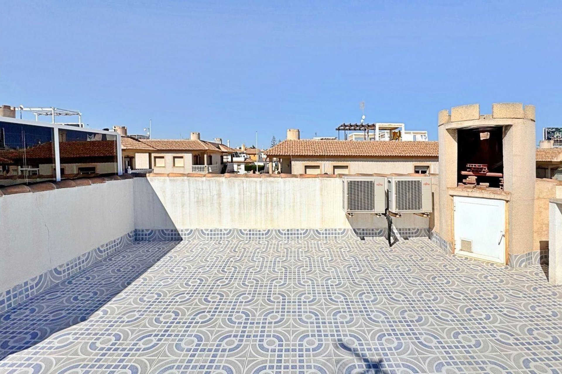 Segunda mano - Buhardilla -
Orihuela Costa - La Zenia