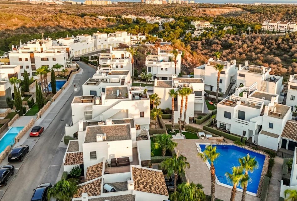 Segunda mano - Buhardilla -
Orihuela Costa - Lomas de Campoamor-Las Ramblas