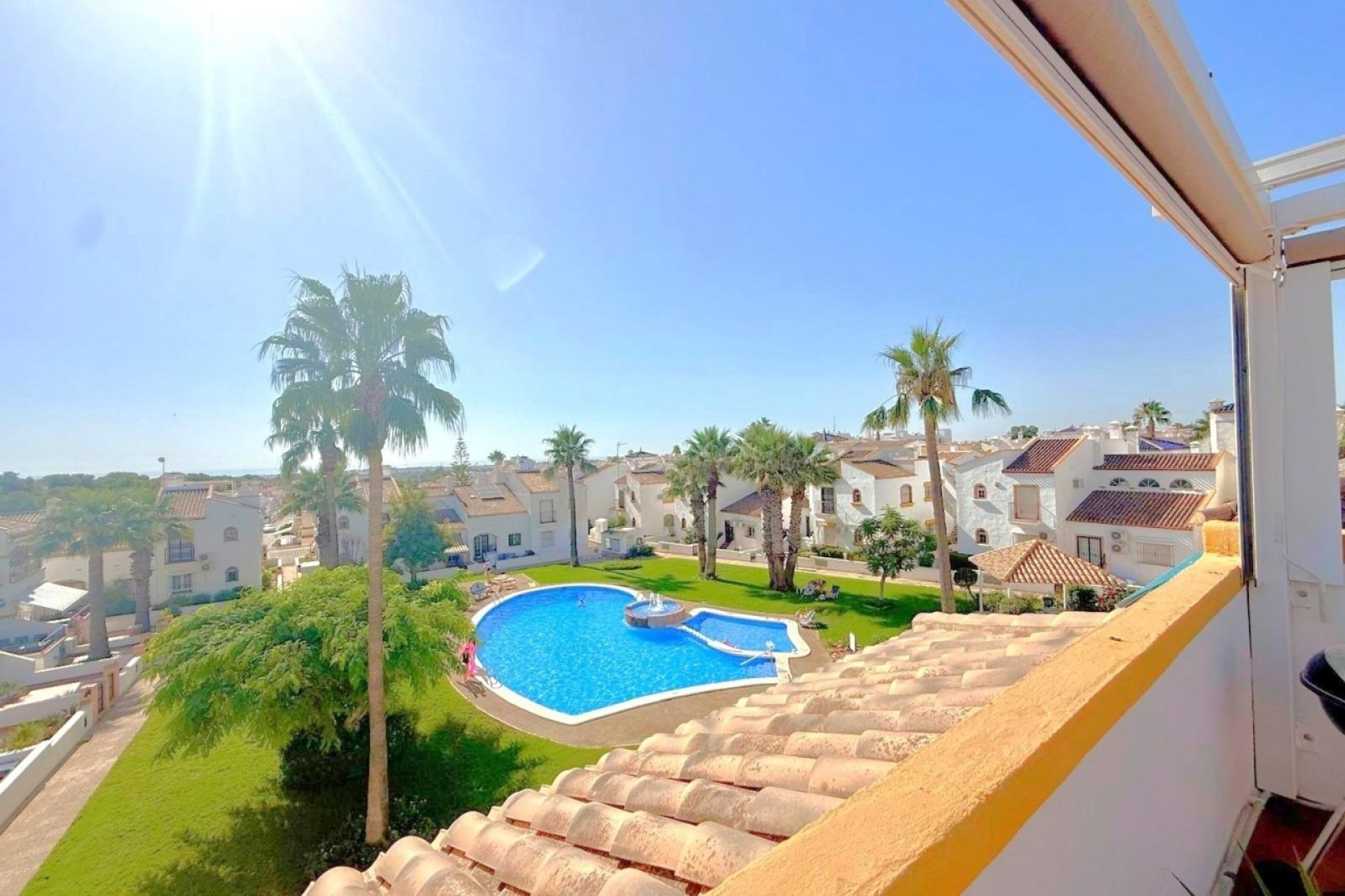 Segunda mano - Buhardilla -
Orihuela Costa - Los Dolses