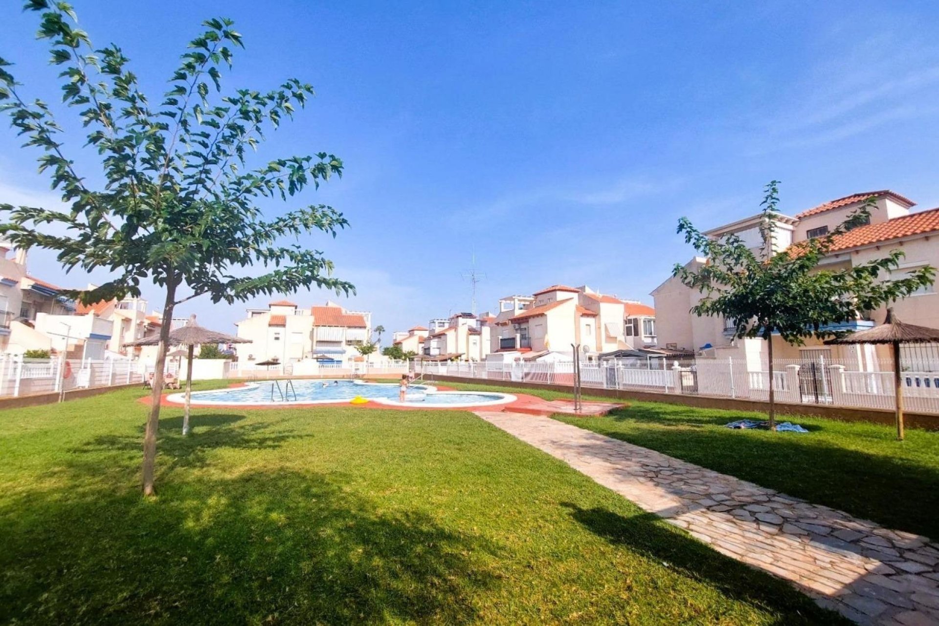 Segunda mano - Buhardilla -
Orihuela Costa - Playa Flamenca