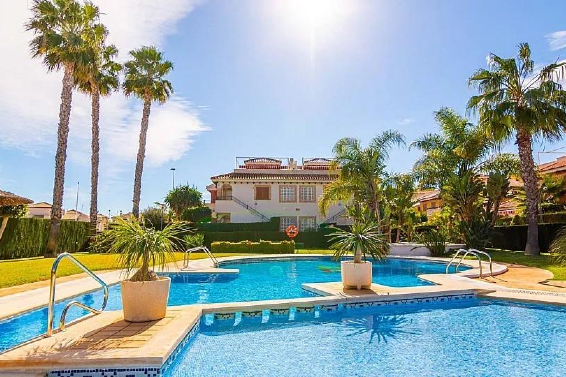 Segunda mano - Buhardilla -
Orihuela Costa - Punta Prima