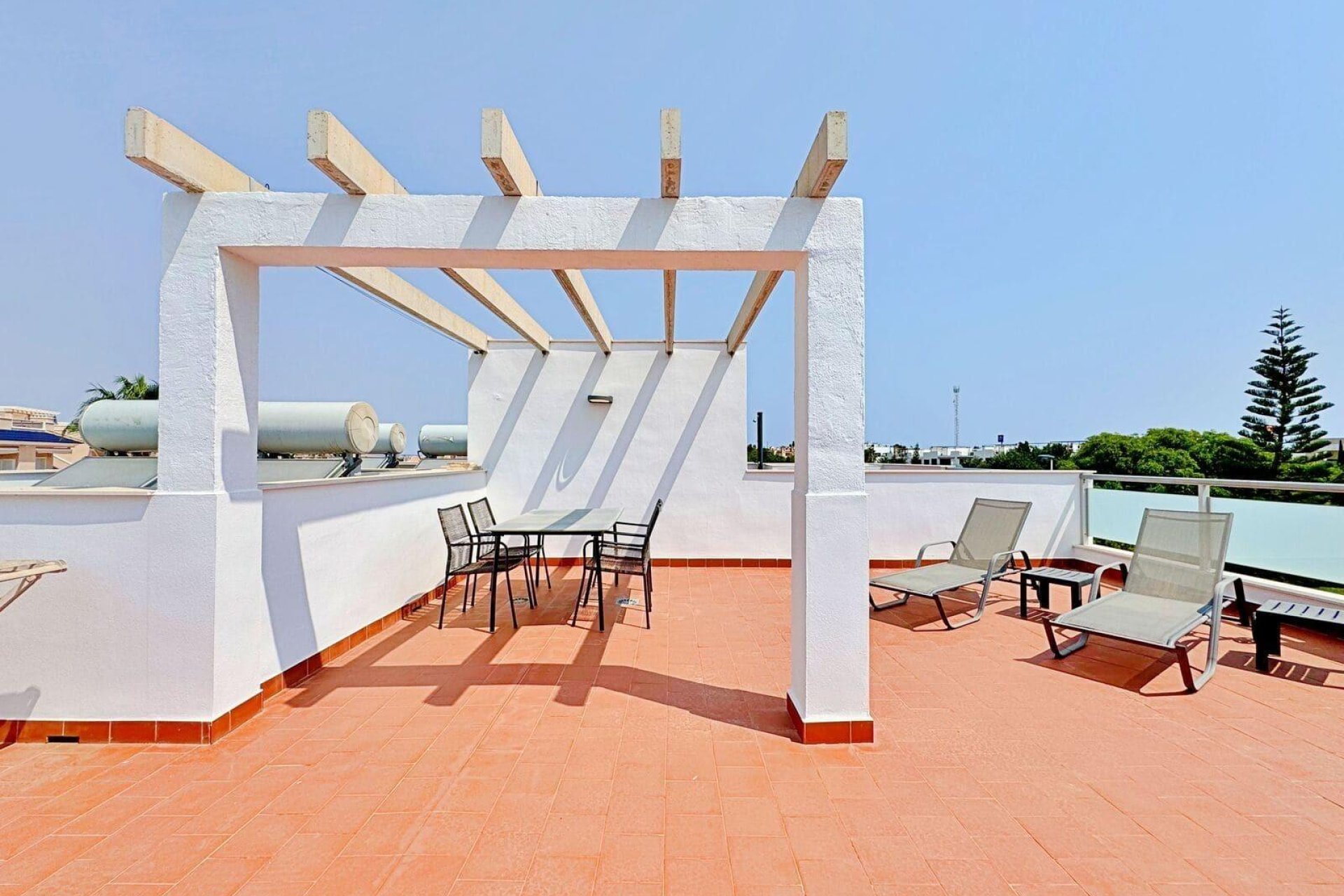 Segunda mano - Buhardilla -
Orihuela Costa - Rocio del Mar