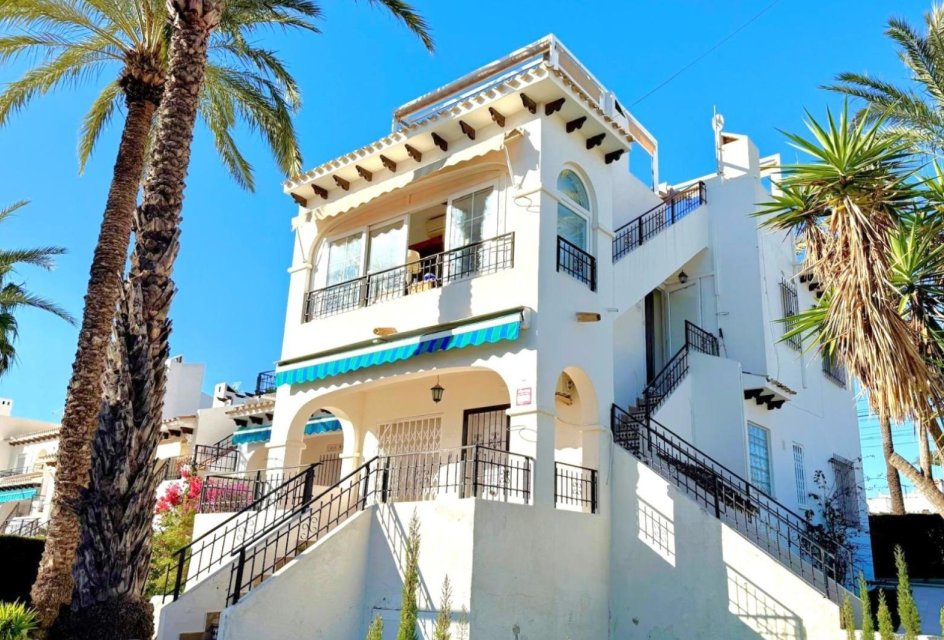 Segunda mano - Buhardilla -
Orihuela Costa - Villamartín