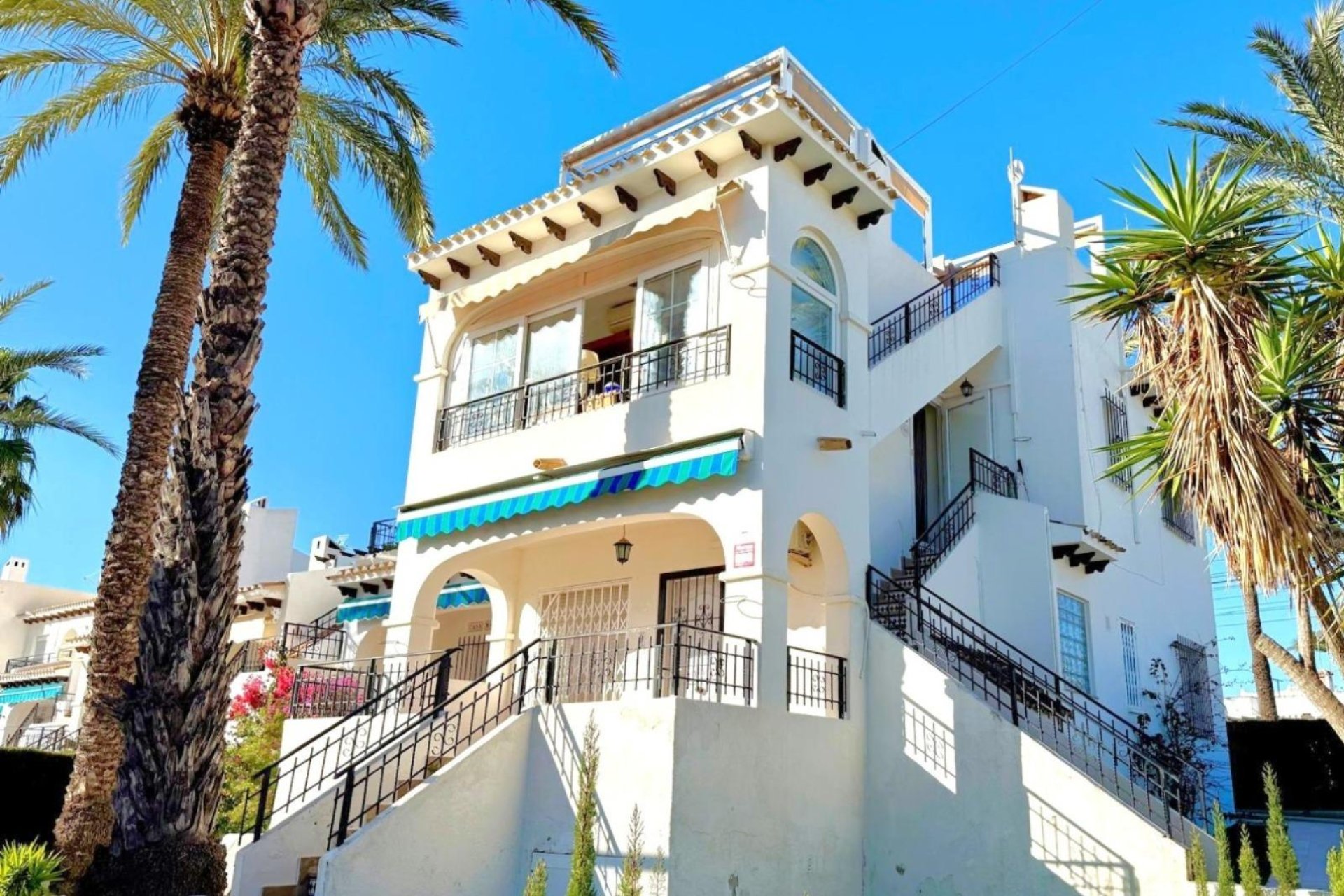 Segunda mano - Buhardilla -
Orihuela Costa - Villamartín