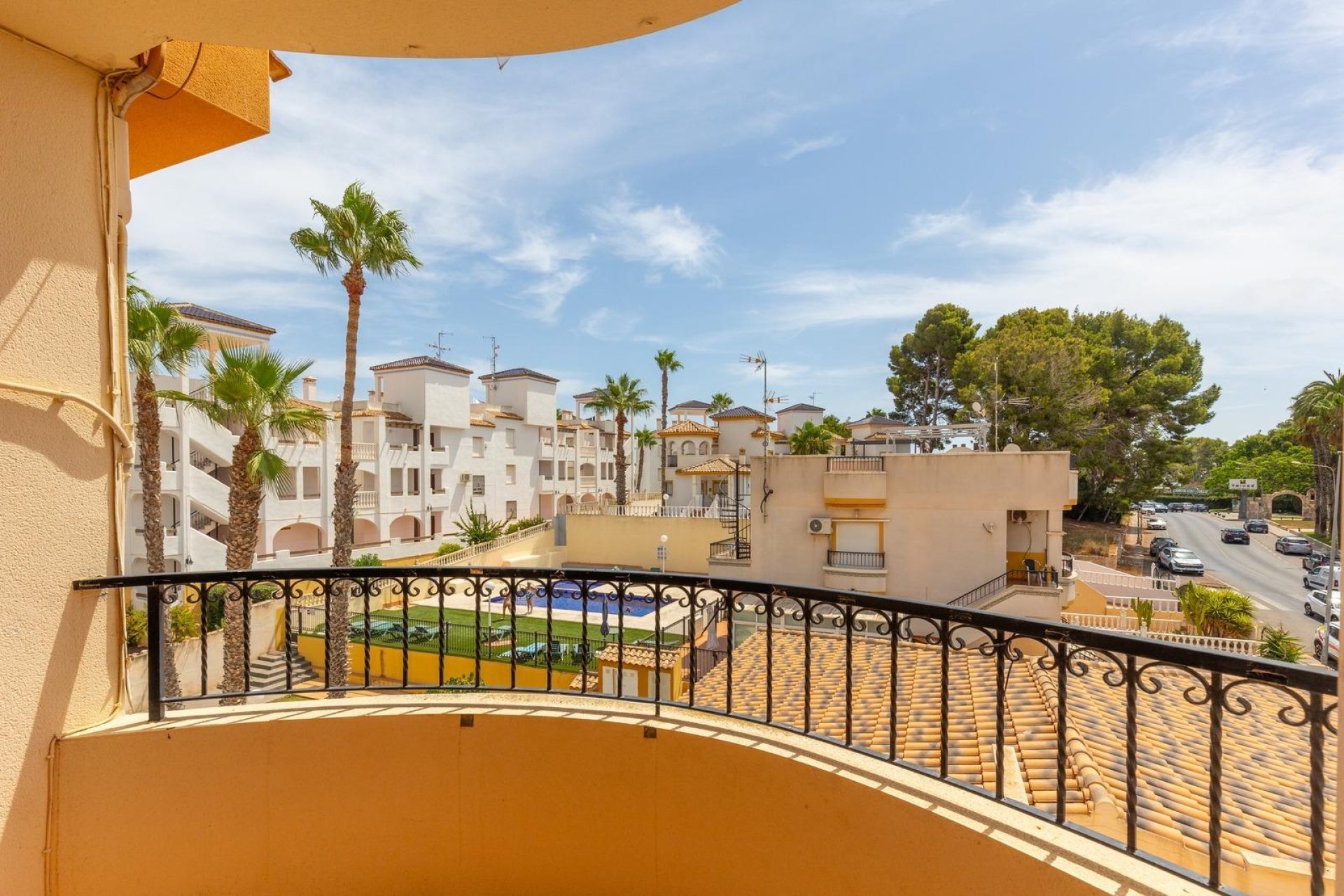 Segunda mano - Buhardilla -
Orihuela Costa - Villamartín