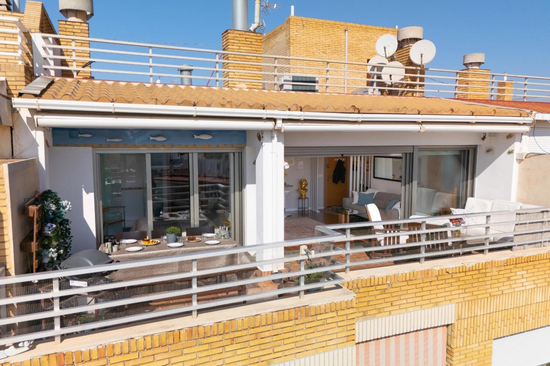 Segunda mano - Buhardilla -
Torrevieja - torrevieja