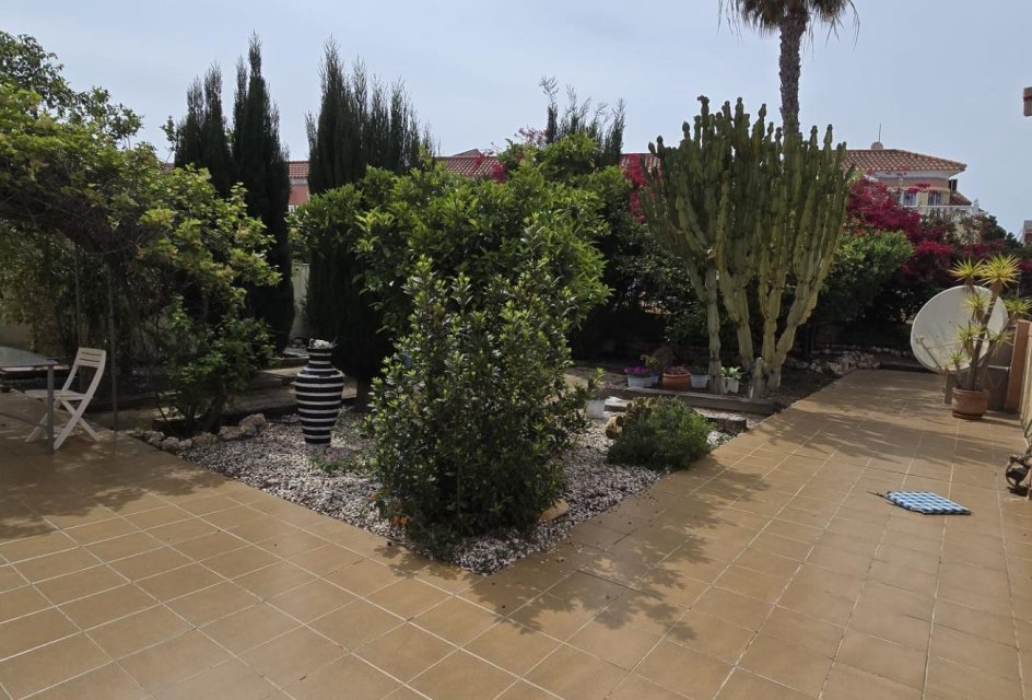Segunda mano - Bungalow -
Orihuela Costa - La Regia