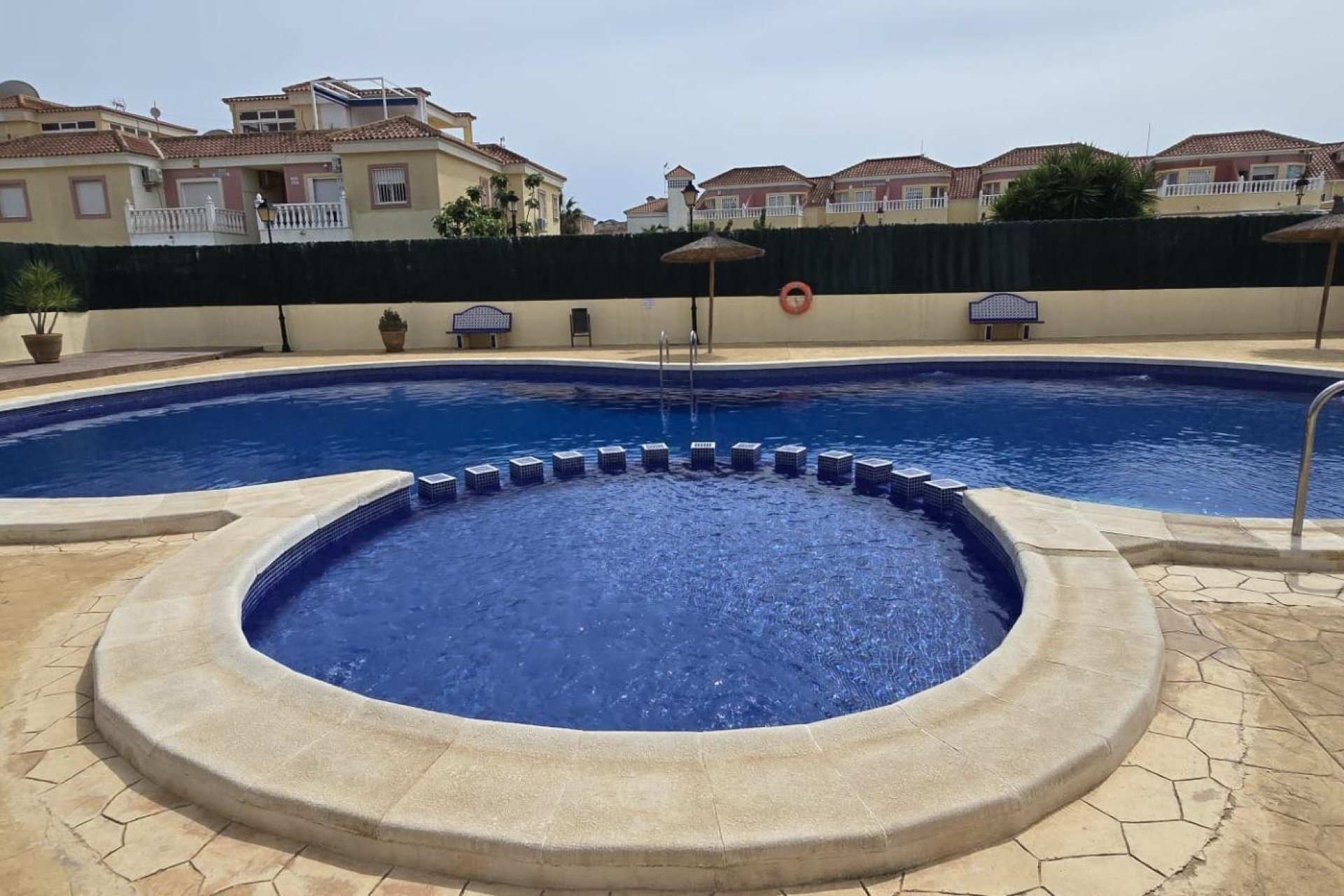 Segunda mano - Bungalow -
Orihuela Costa - La Regia