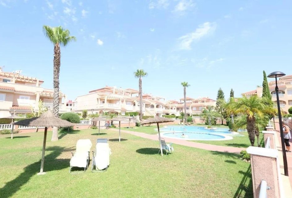 Segunda mano - Bungalow -
Orihuela Costa - Punta Prima