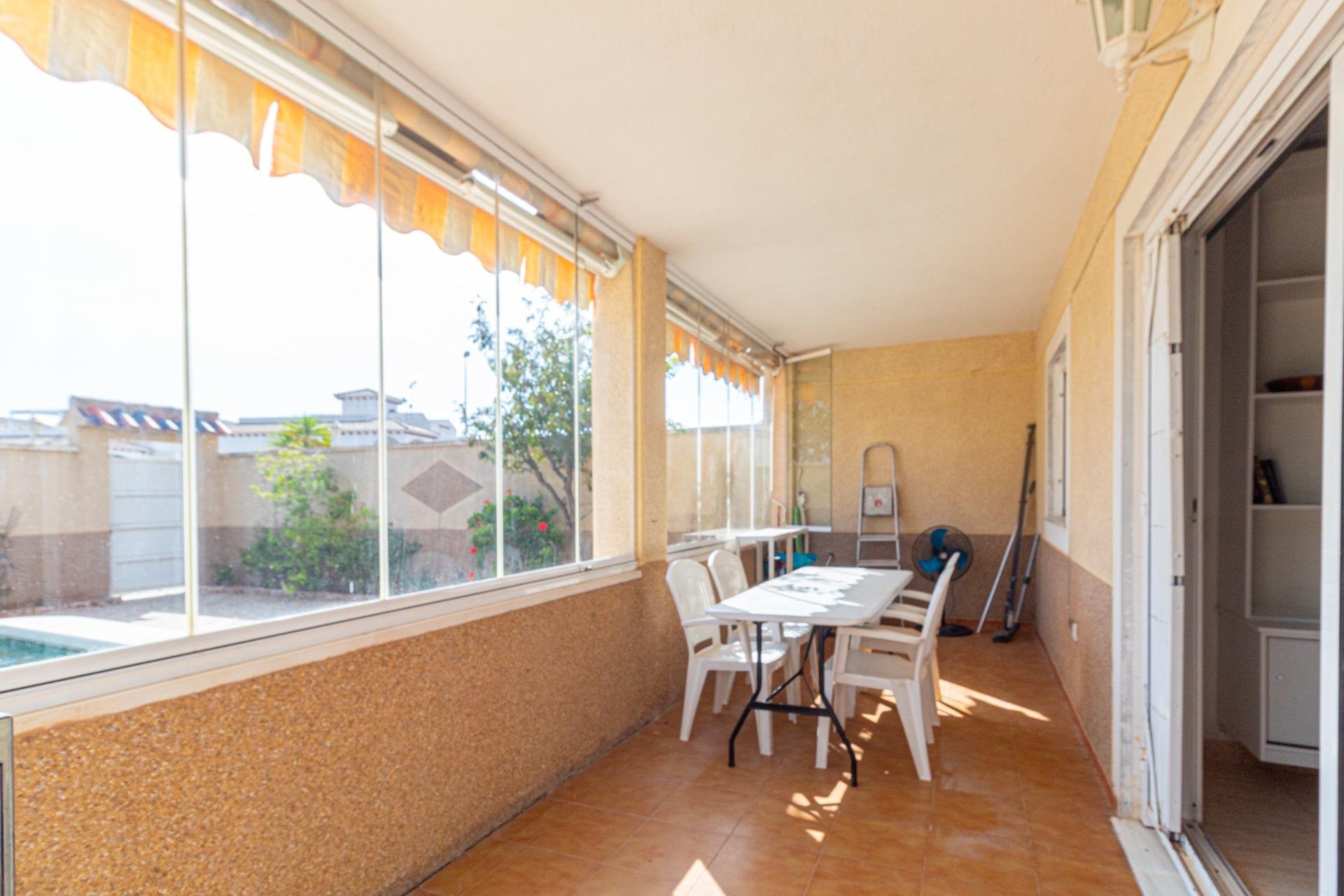 Segunda mano - Bungalow -
Orihuela Costa - Punta Prima