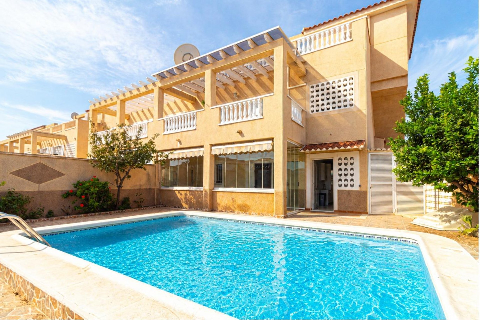 Segunda mano - Bungalow -
Orihuela Costa - Punta Prima