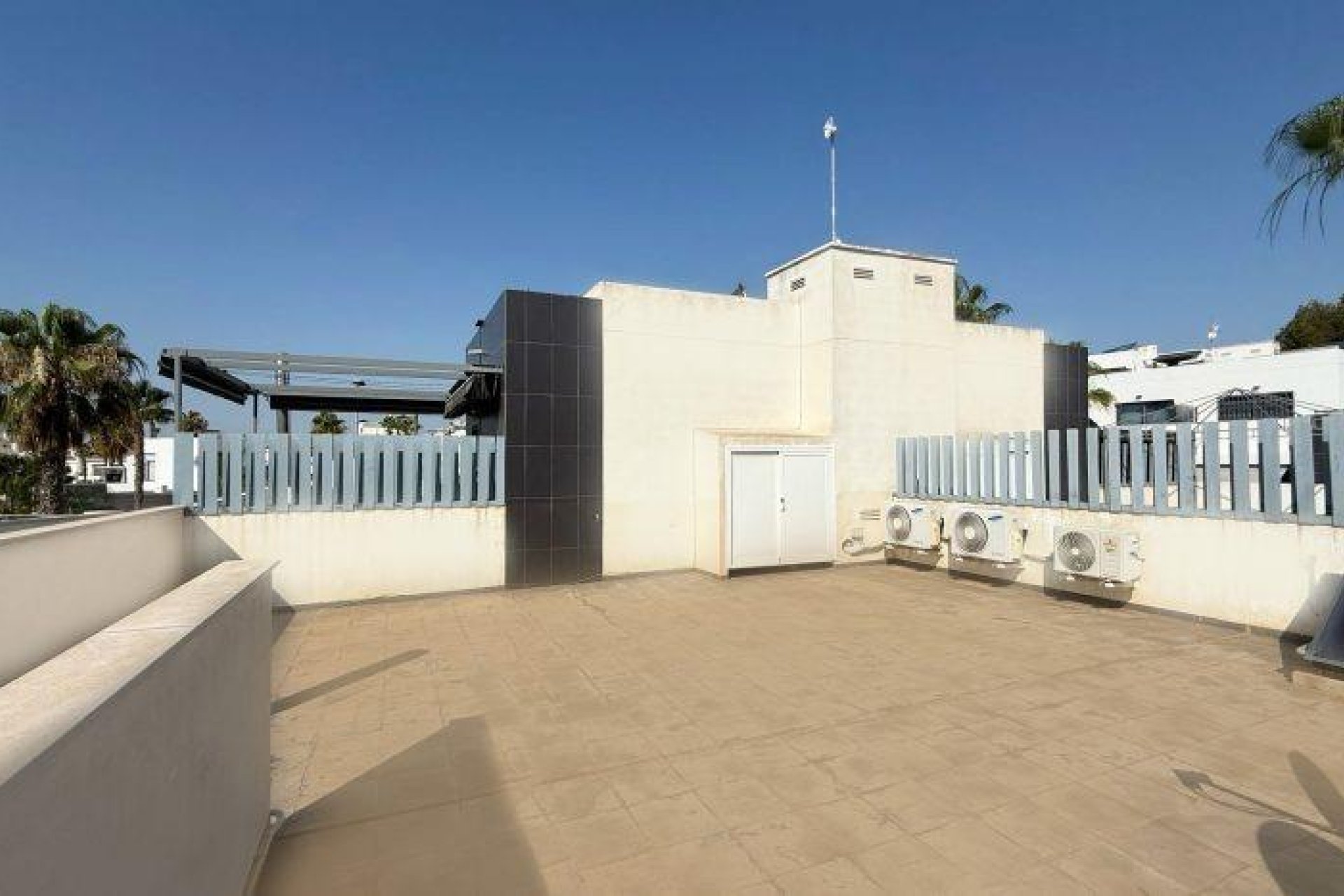 Segunda mano - Bungalow -
Orihuela Costa - Villamartín