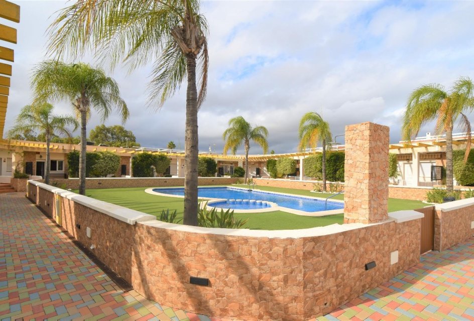 Segunda mano - Bungalow -
Pilar de la Horadada - Mil Palmeras