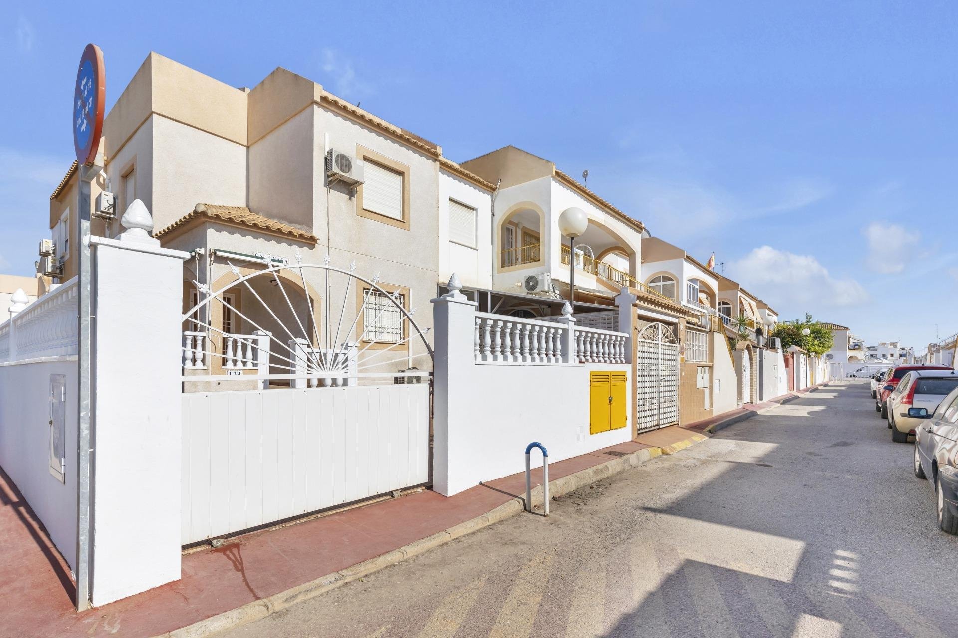 Segunda mano - Bungalow -
Torrevieja - El limonar