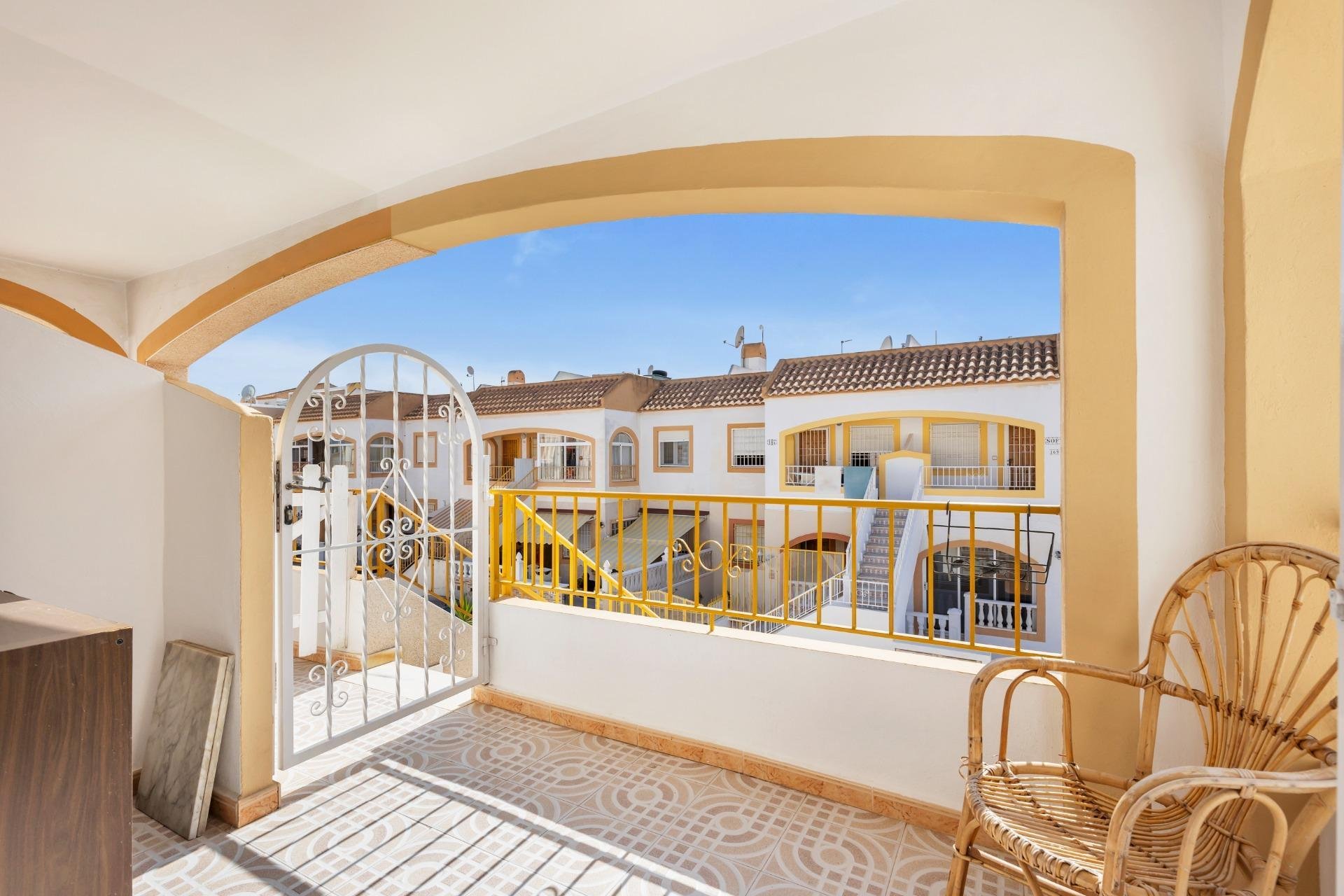 Segunda mano - Bungalow -
Torrevieja - El limonar