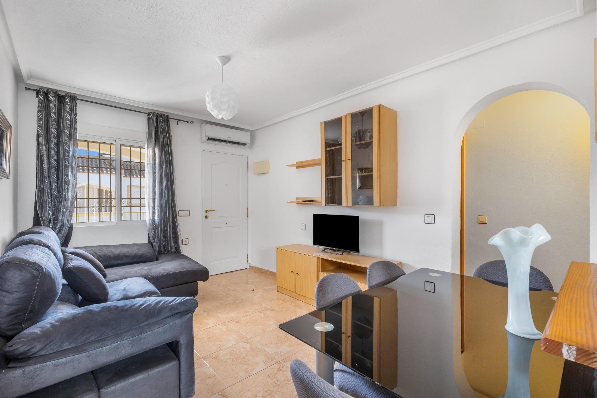 Segunda mano - Bungalow -
Torrevieja - El limonar