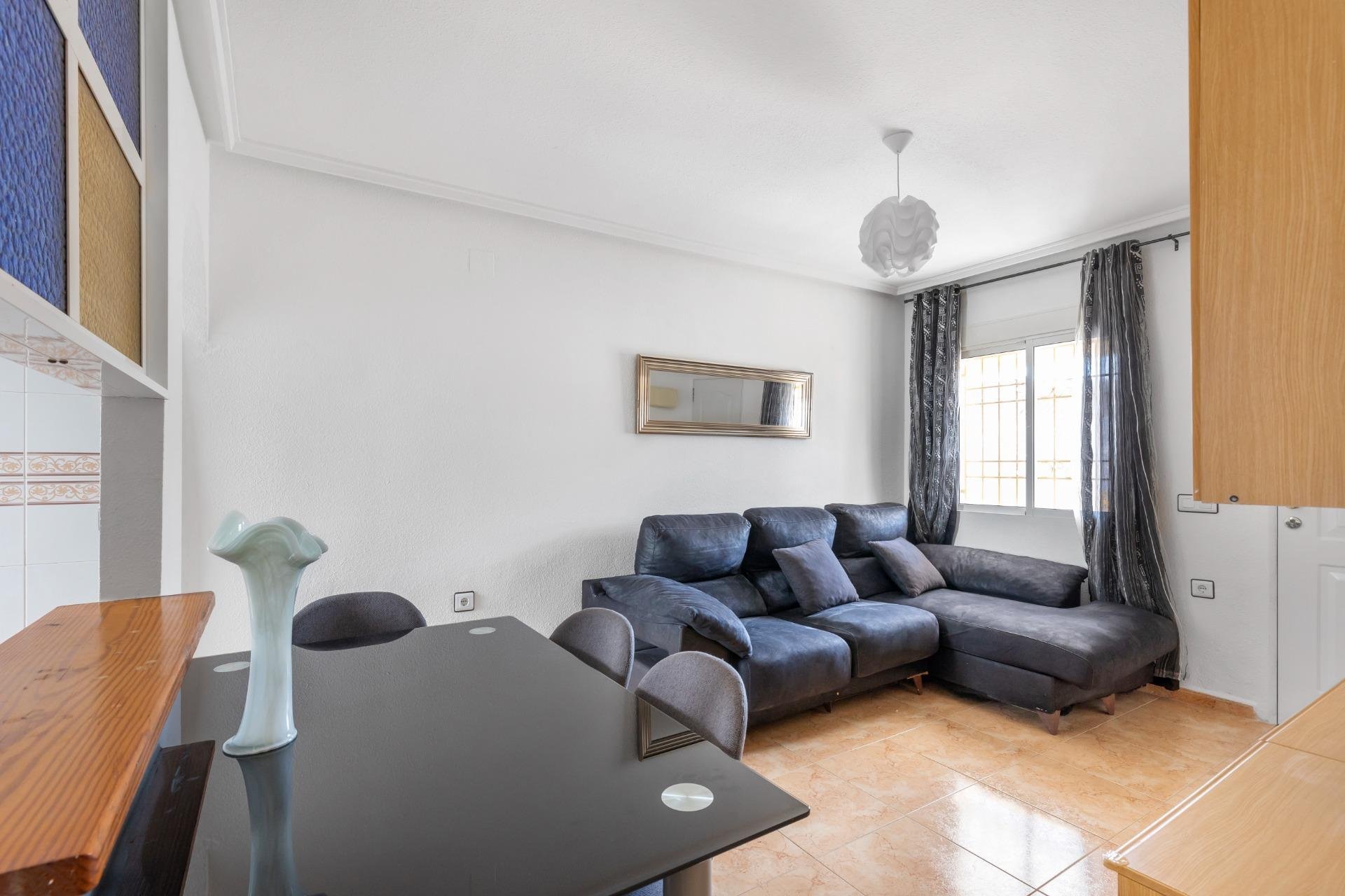 Segunda mano - Bungalow -
Torrevieja - El limonar