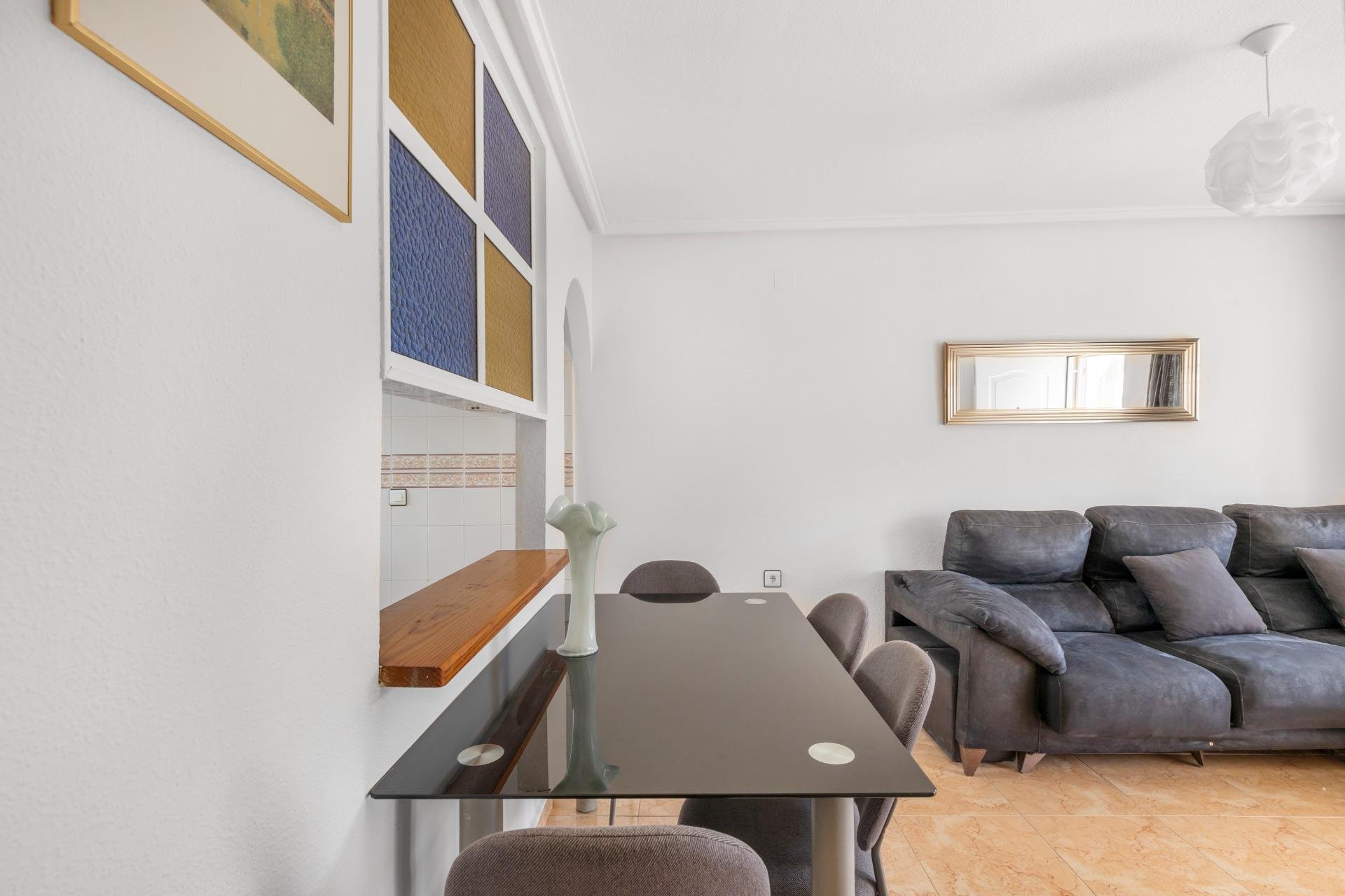 Segunda mano - Bungalow -
Torrevieja - El limonar