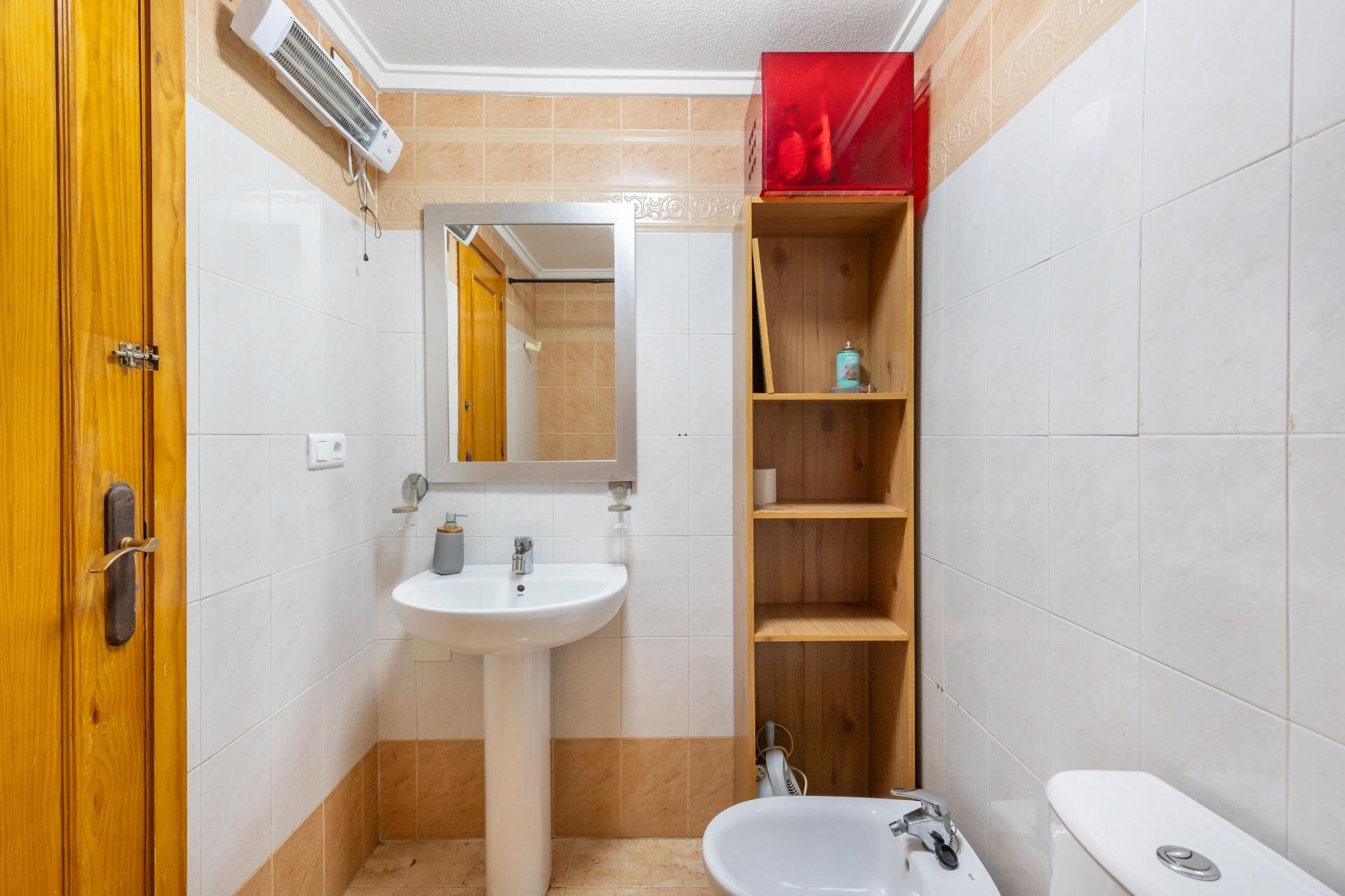 Segunda mano - Bungalow -
Torrevieja - El limonar
