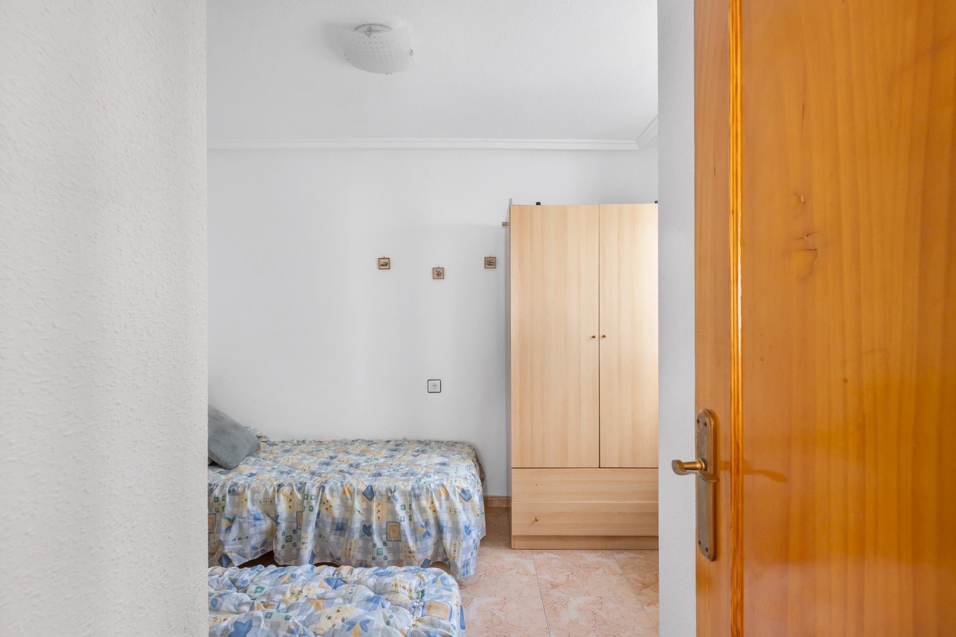Segunda mano - Bungalow -
Torrevieja - El limonar