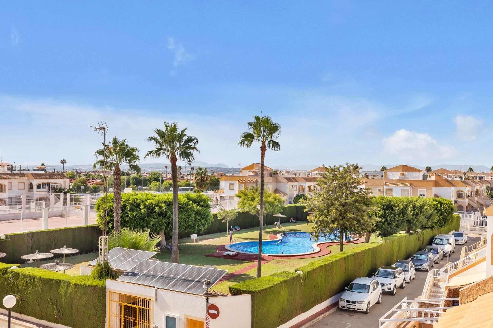 Segunda mano - Bungalow -
Torrevieja - El limonar