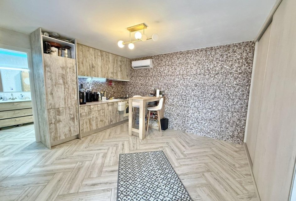 Segunda mano - Bungalow -
Torrevieja - La Siesta - El Salado - Torreta