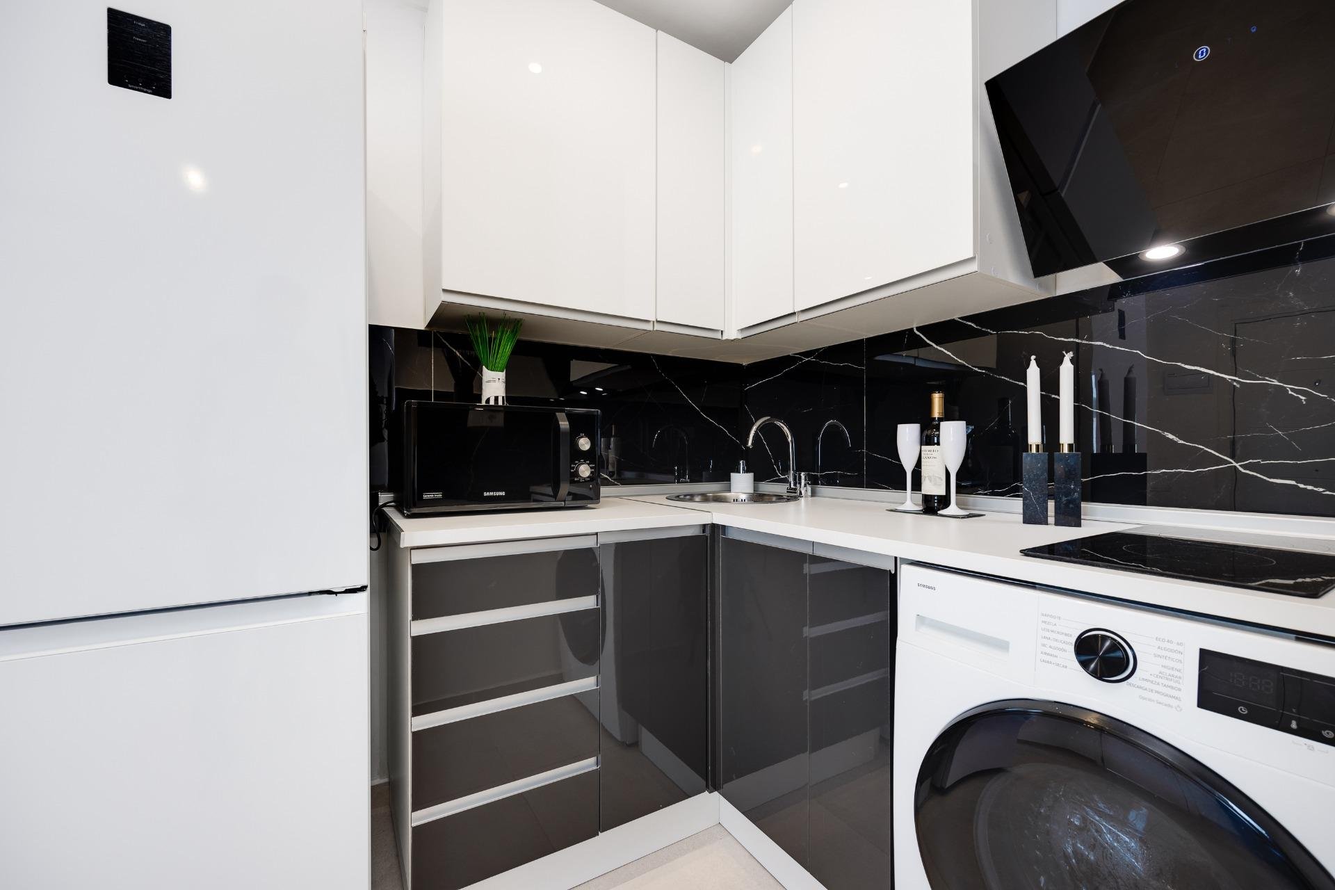 Segunda mano - Bungalow -
Torrevieja - La Siesta - El Salado - Torreta