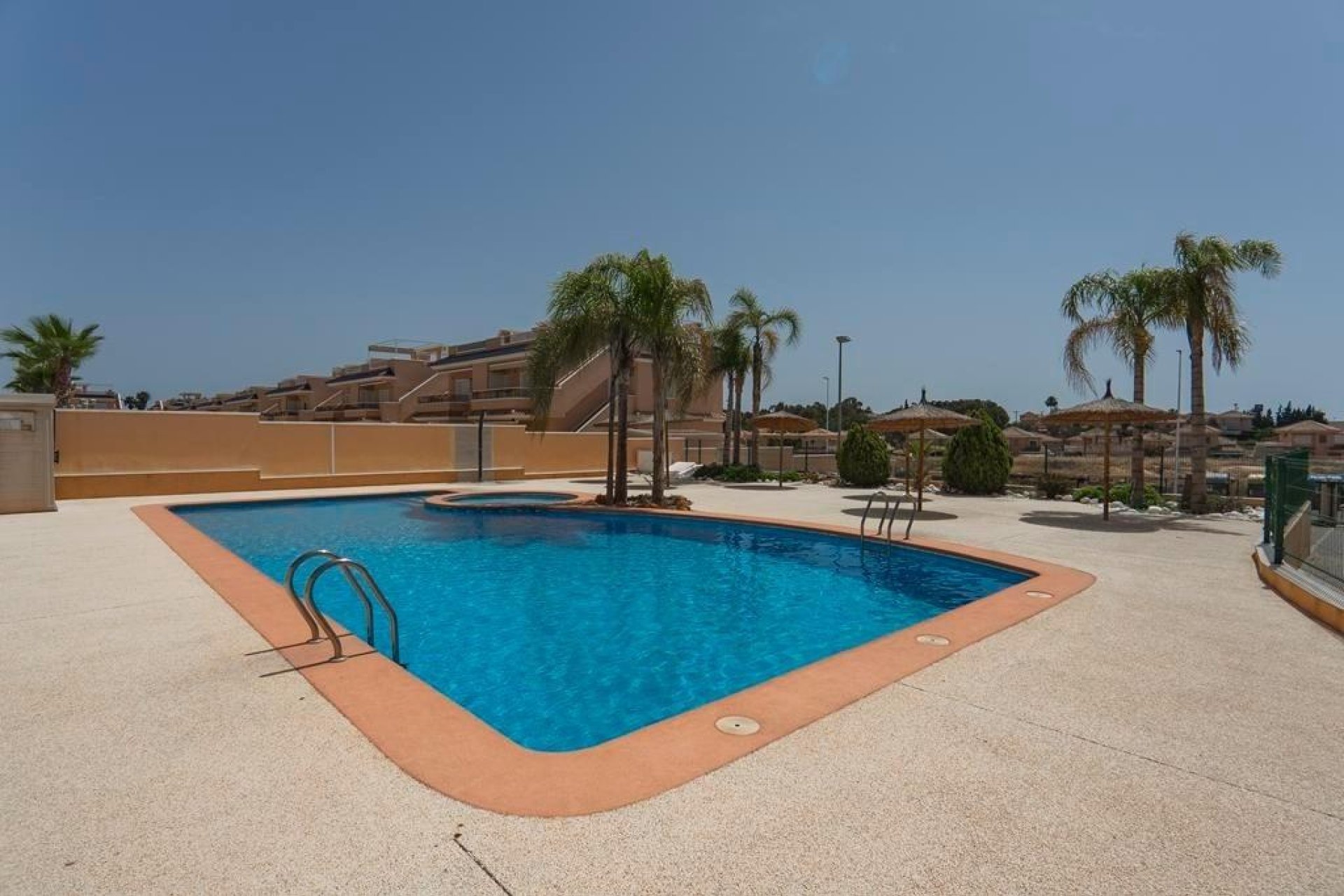 Segunda mano - Bungalow -
Torrevieja - Los Balcones - Los Altos del Edén