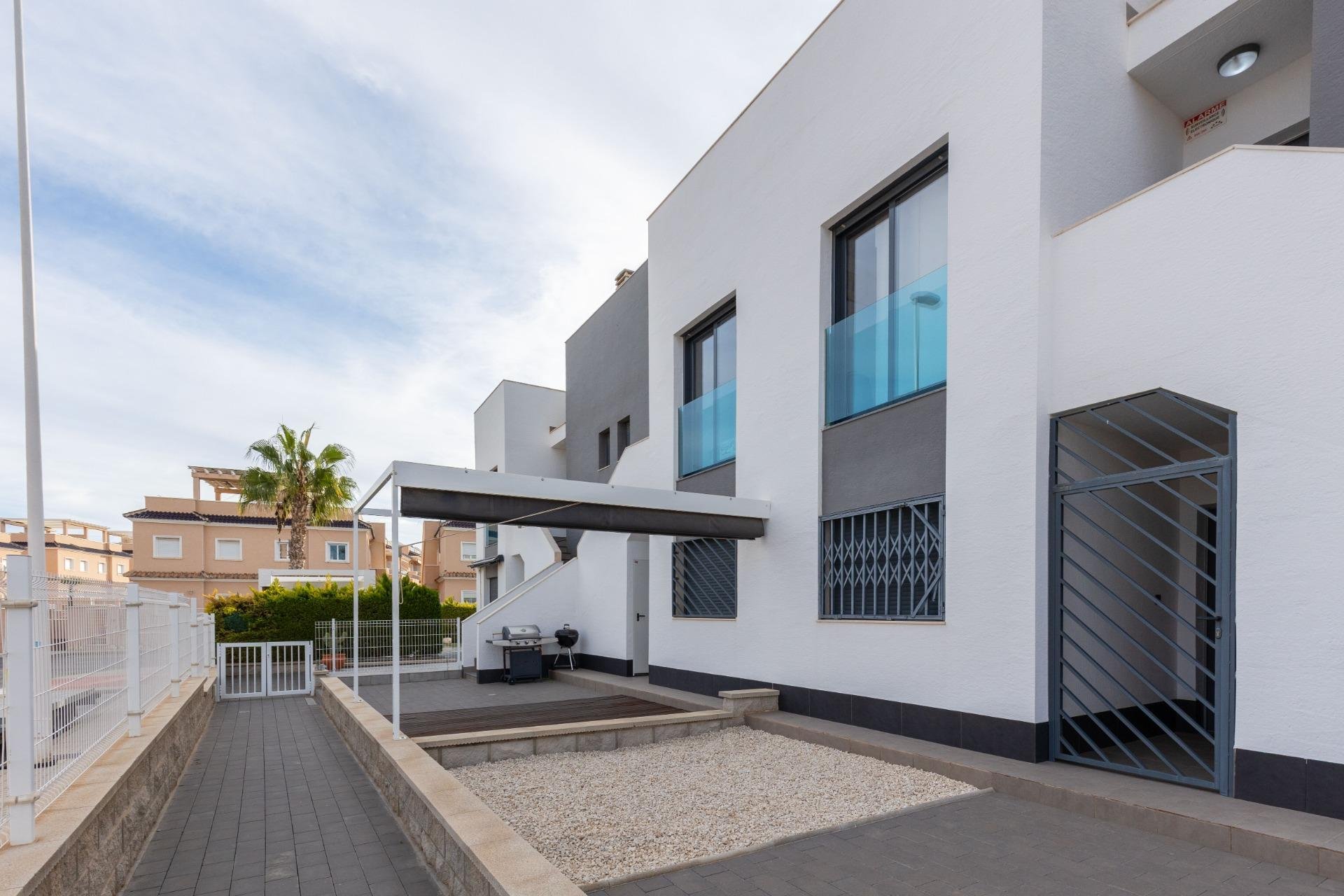 Segunda mano - Bungalow -
Torrevieja - Los Balcones - Los Altos del Edén