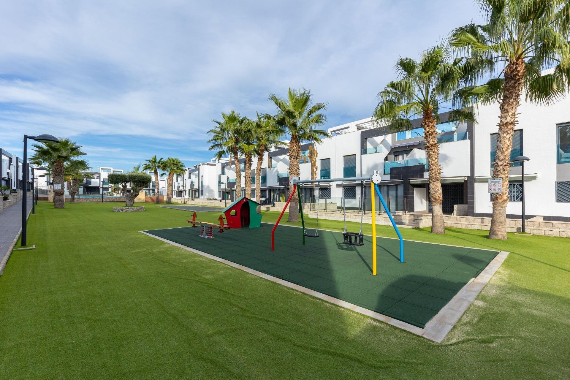 Segunda mano - Bungalow -
Torrevieja - Los Balcones - Los Altos del Edén