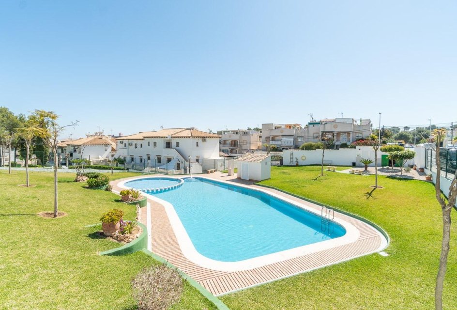 Segunda mano - Bungalow -
Torrevieja - Los balcones