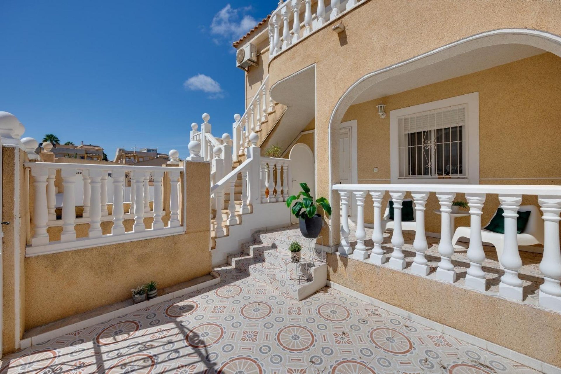 Segunda mano - Bungalow -
Torrevieja - Los Frutales