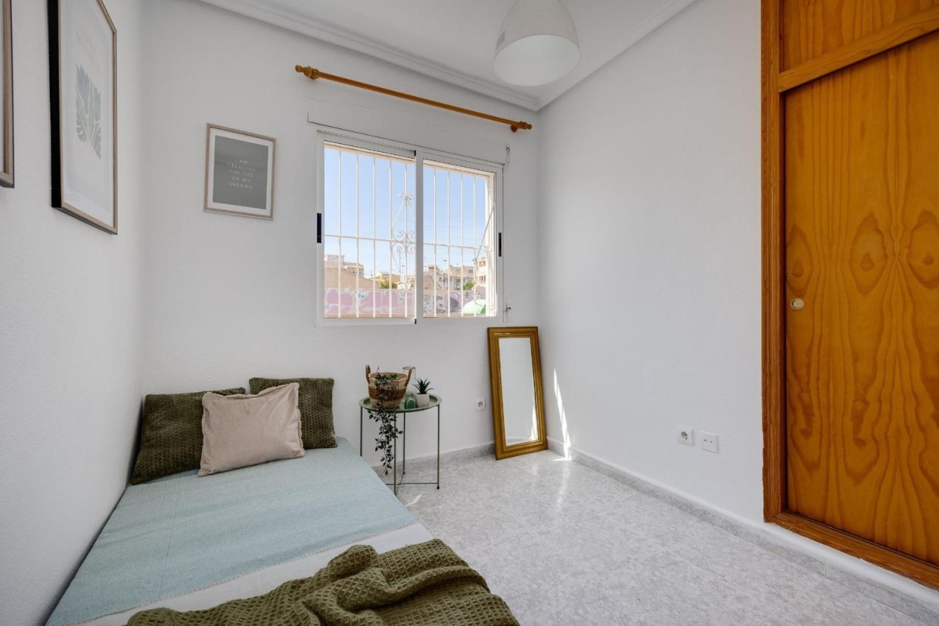 Segunda mano - Bungalow -
Torrevieja - Los Frutales