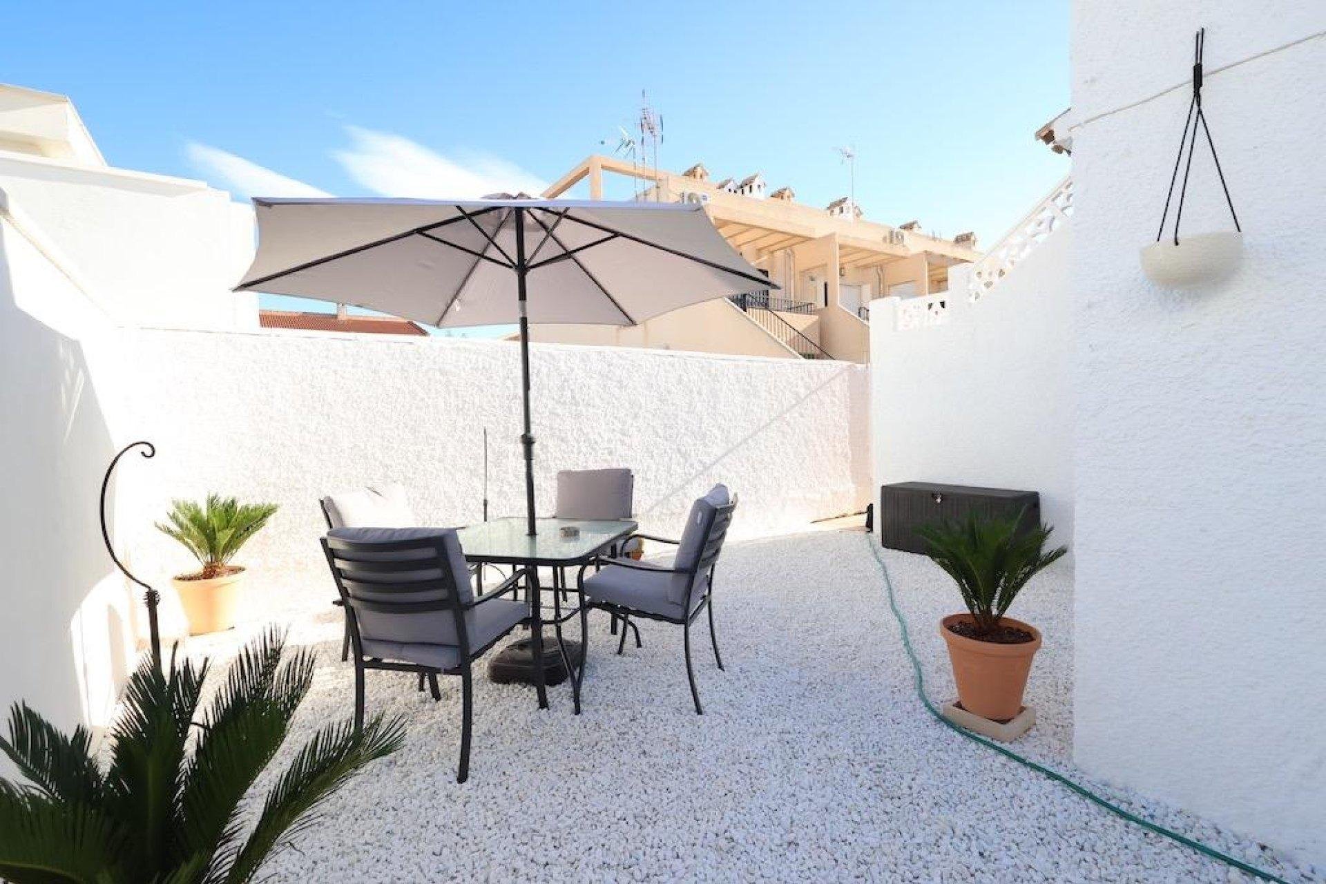 Segunda mano - Bungalow -
Torrevieja - Los Frutales