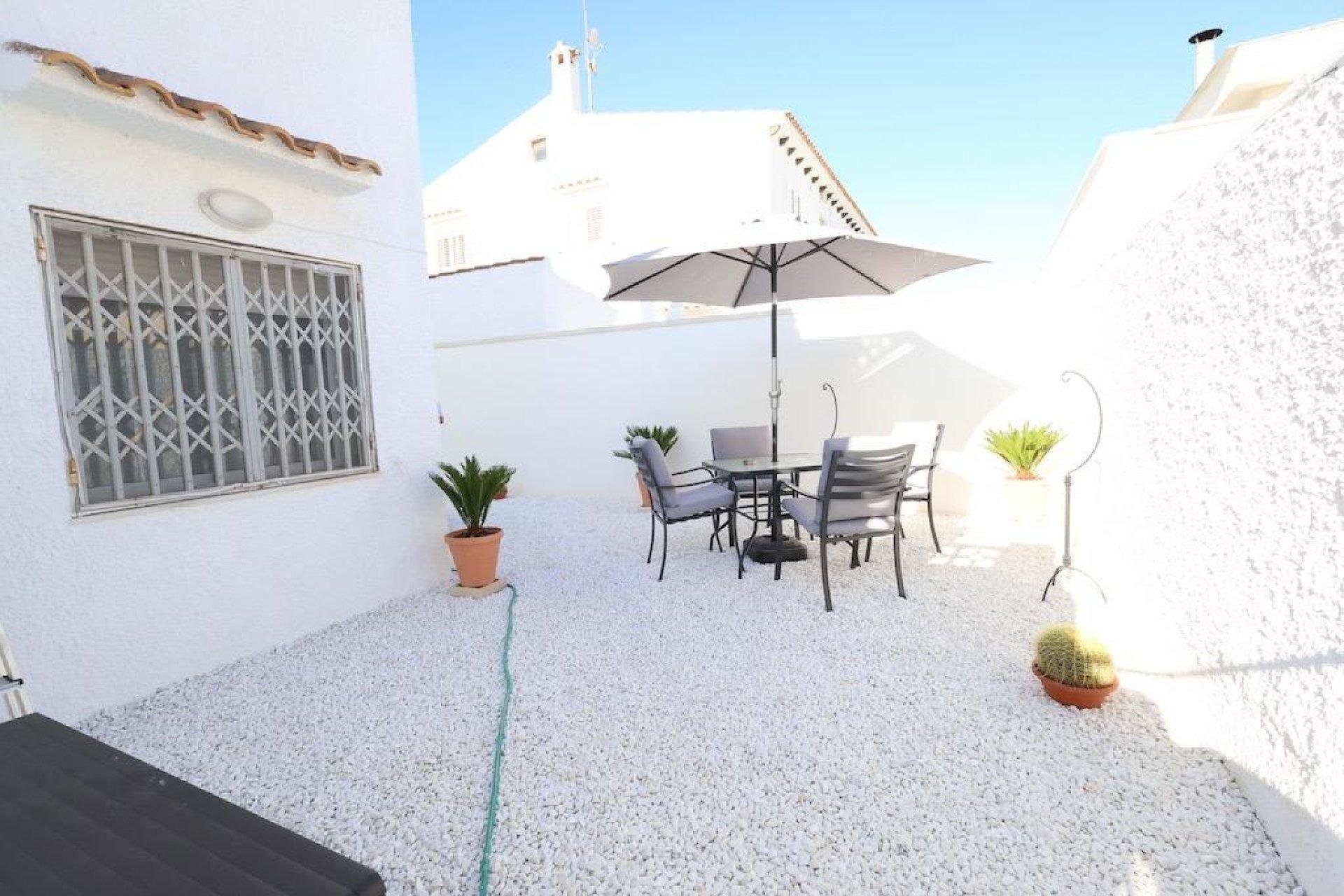 Segunda mano - Bungalow -
Torrevieja - Los Frutales
