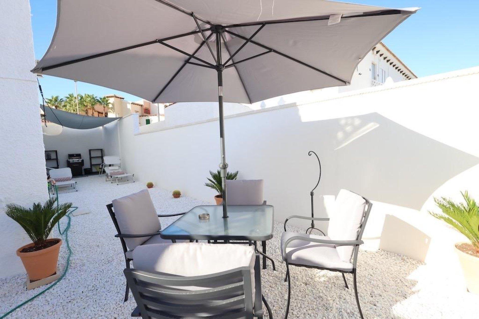 Segunda mano - Bungalow -
Torrevieja - Los Frutales