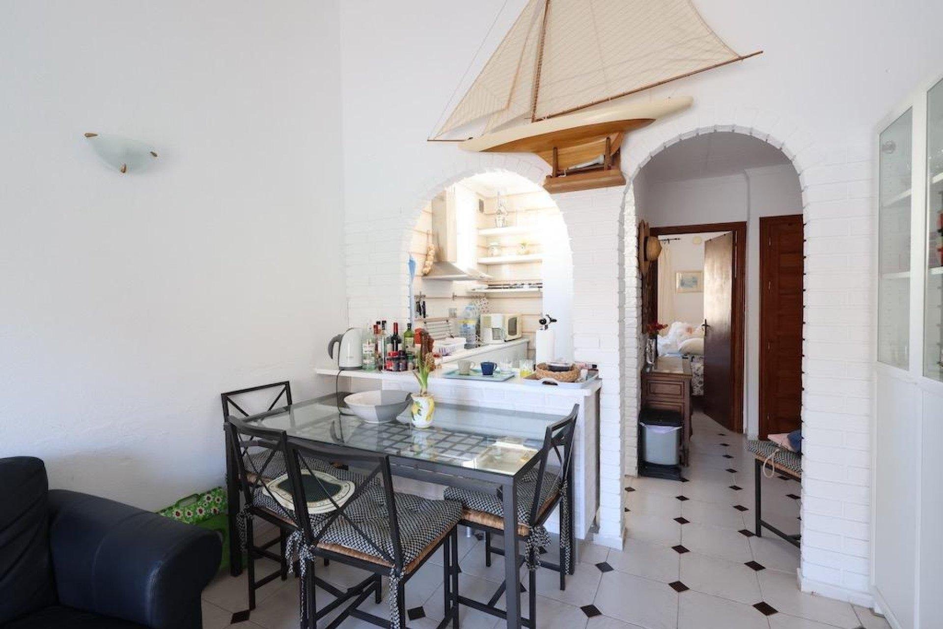 Segunda mano - Bungalow -
Torrevieja - Los Frutales