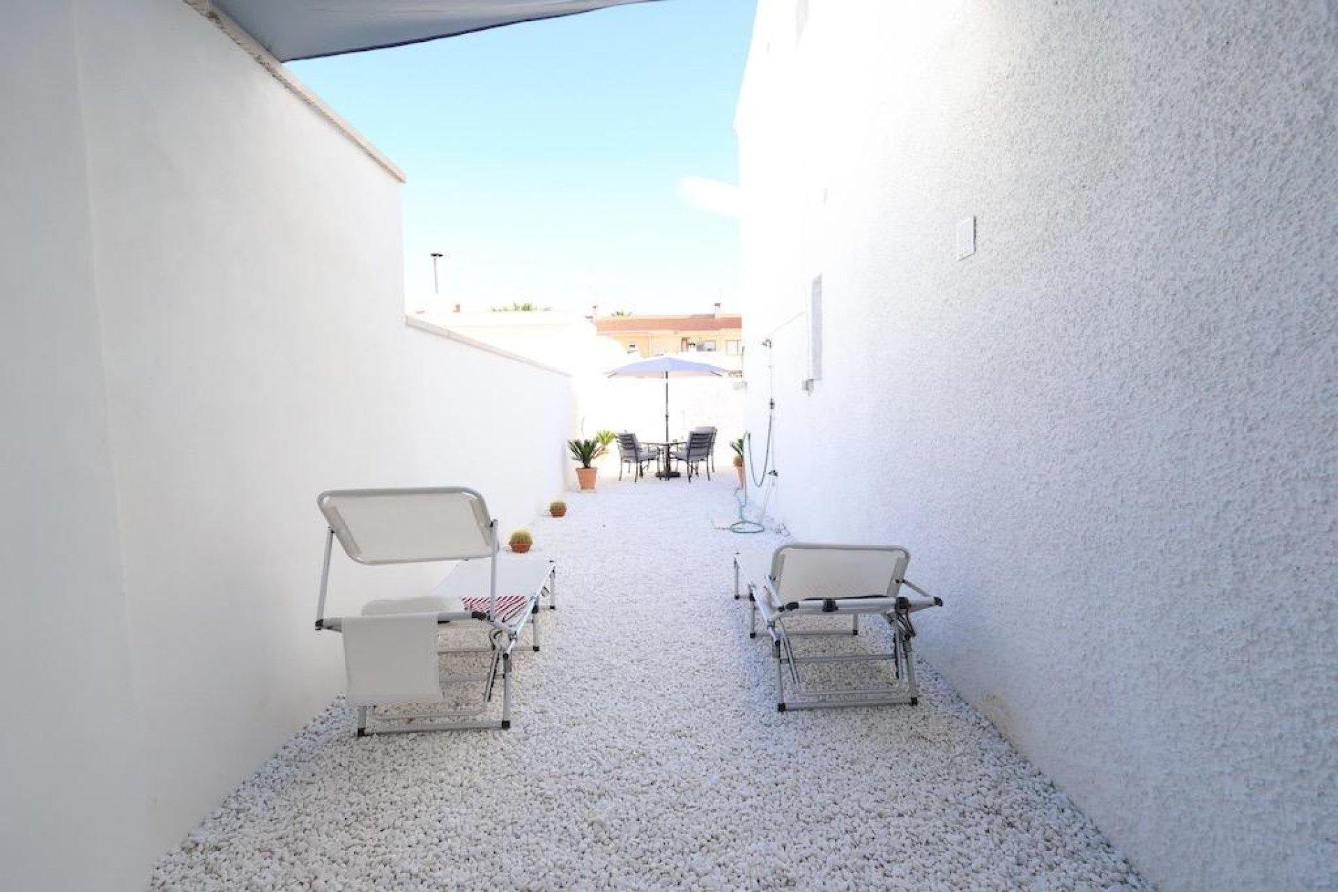 Segunda mano - Bungalow -
Torrevieja - Los Frutales