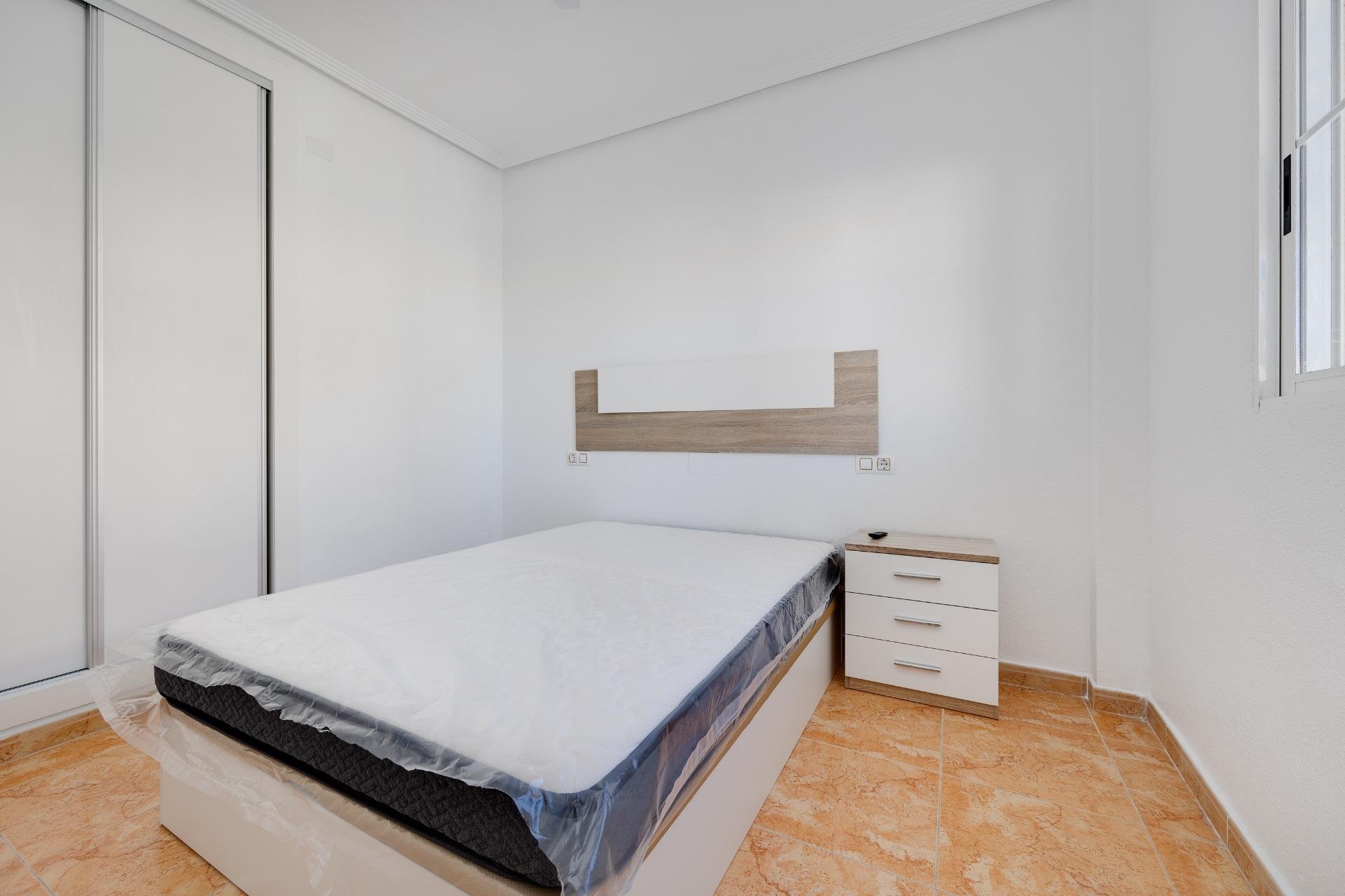 Segunda mano - Bungalow -
Torrevieja - Parque Acuático - Sector 25