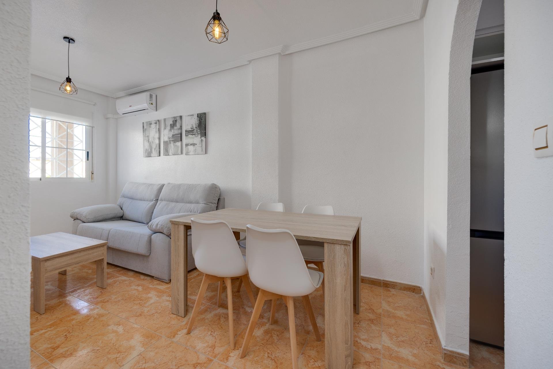 Segunda mano - Bungalow -
Torrevieja - Parque Acuático - Sector 25