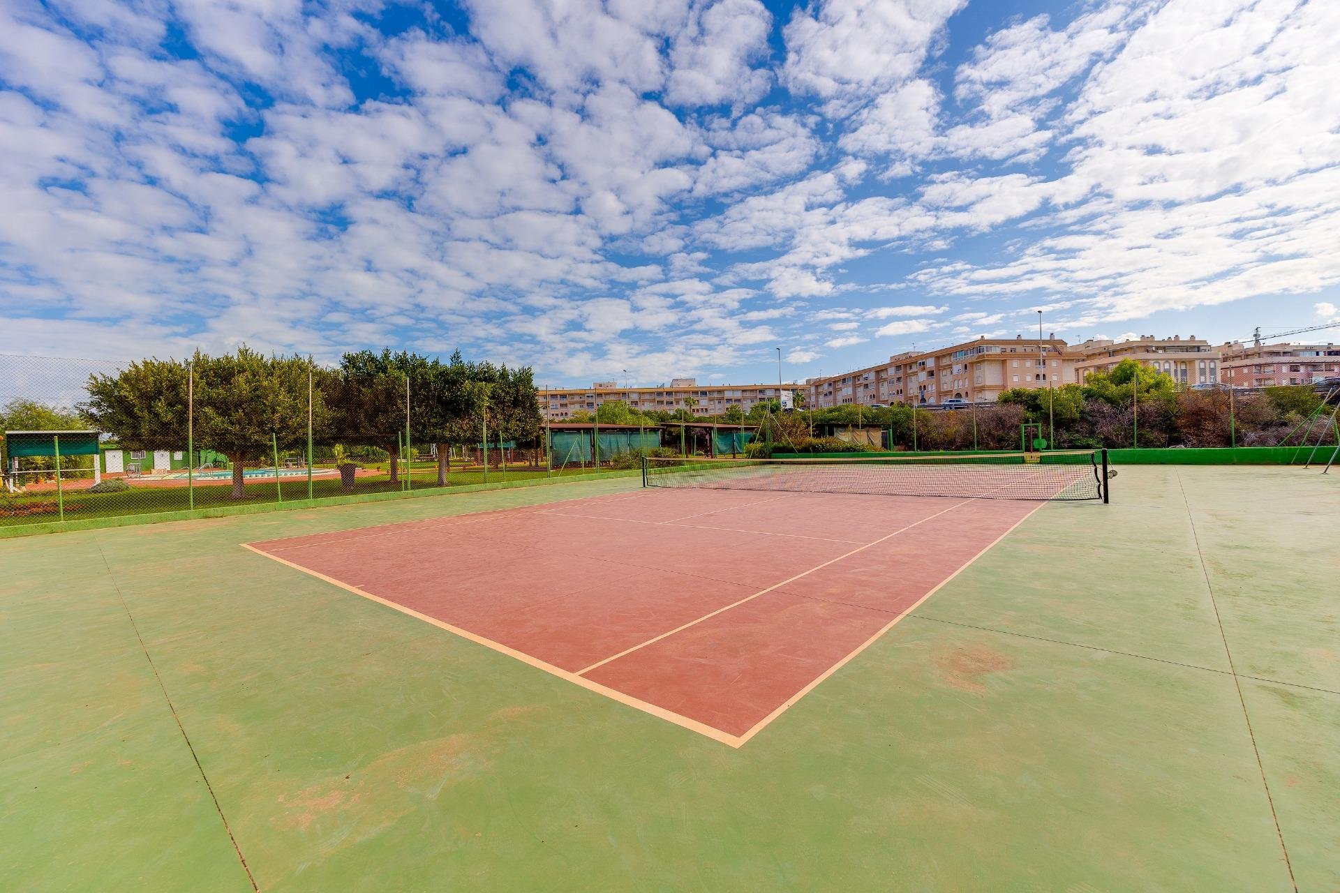 Segunda mano - Bungalow -
Torrevieja - Parque de Las Naciones