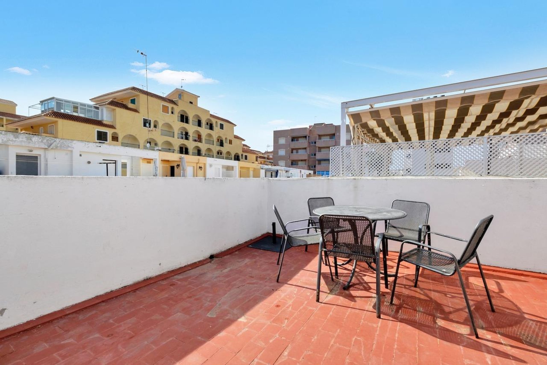 Segunda mano - Bungalow -
Torrevieja - Playa de la mata
