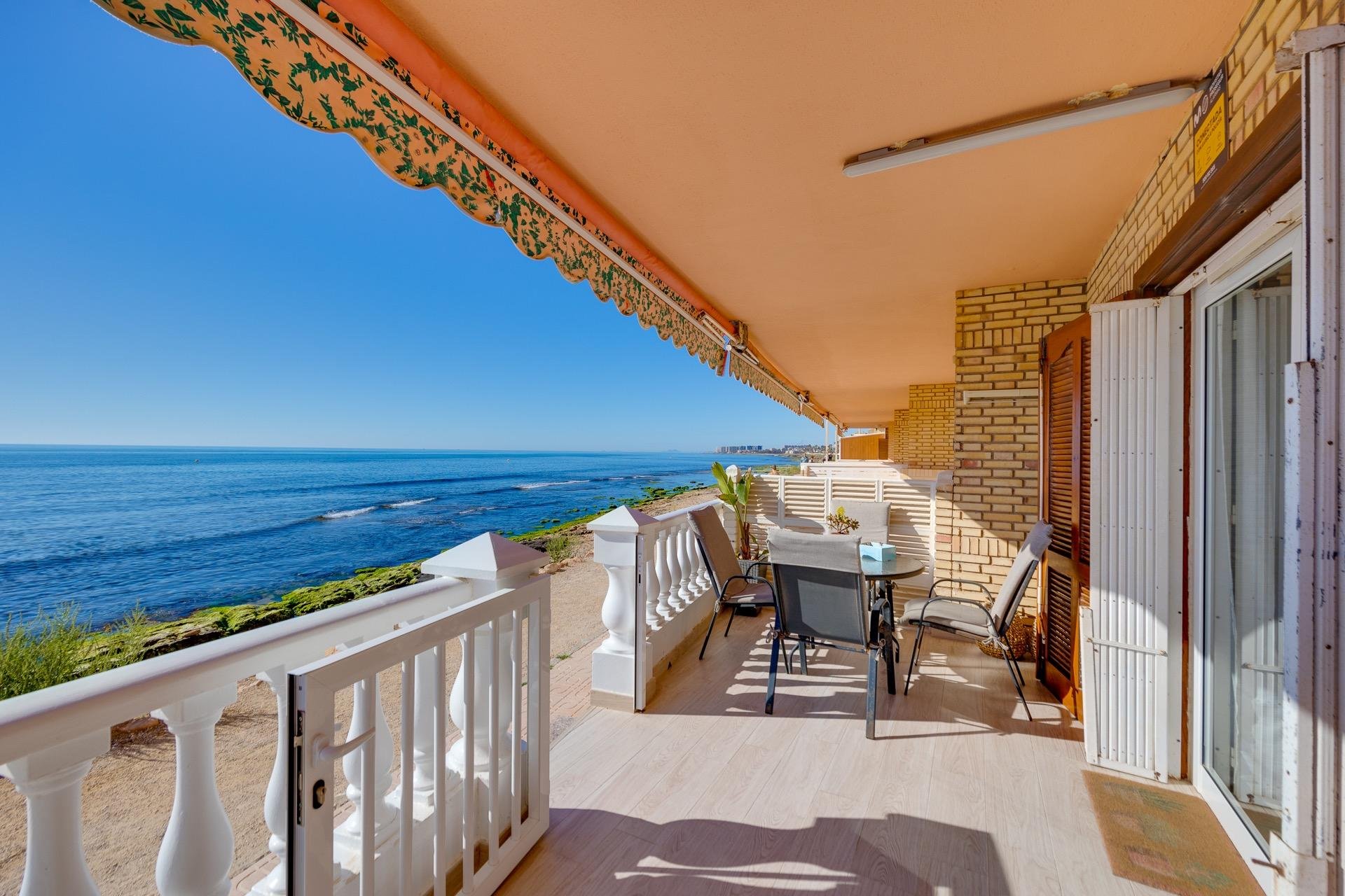 Segunda mano - Bungalow -
Torrevieja - Playa de los Naufragos