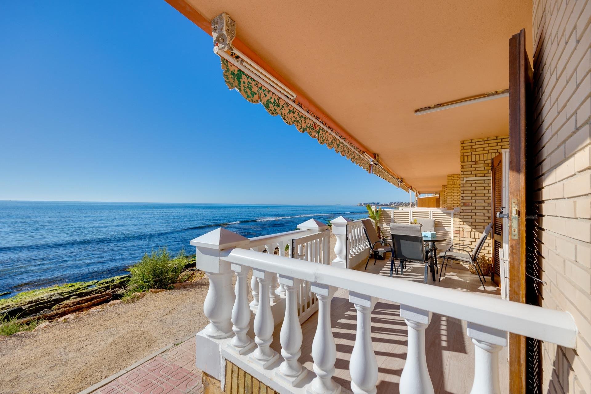 Segunda mano - Bungalow -
Torrevieja - Playa de los Naufragos